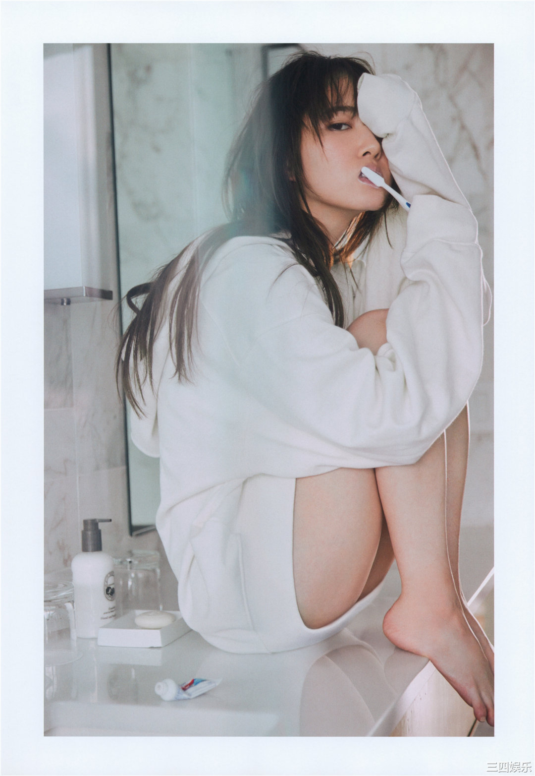 加藤史帆1ST写真集《＃会いたい》高清全本