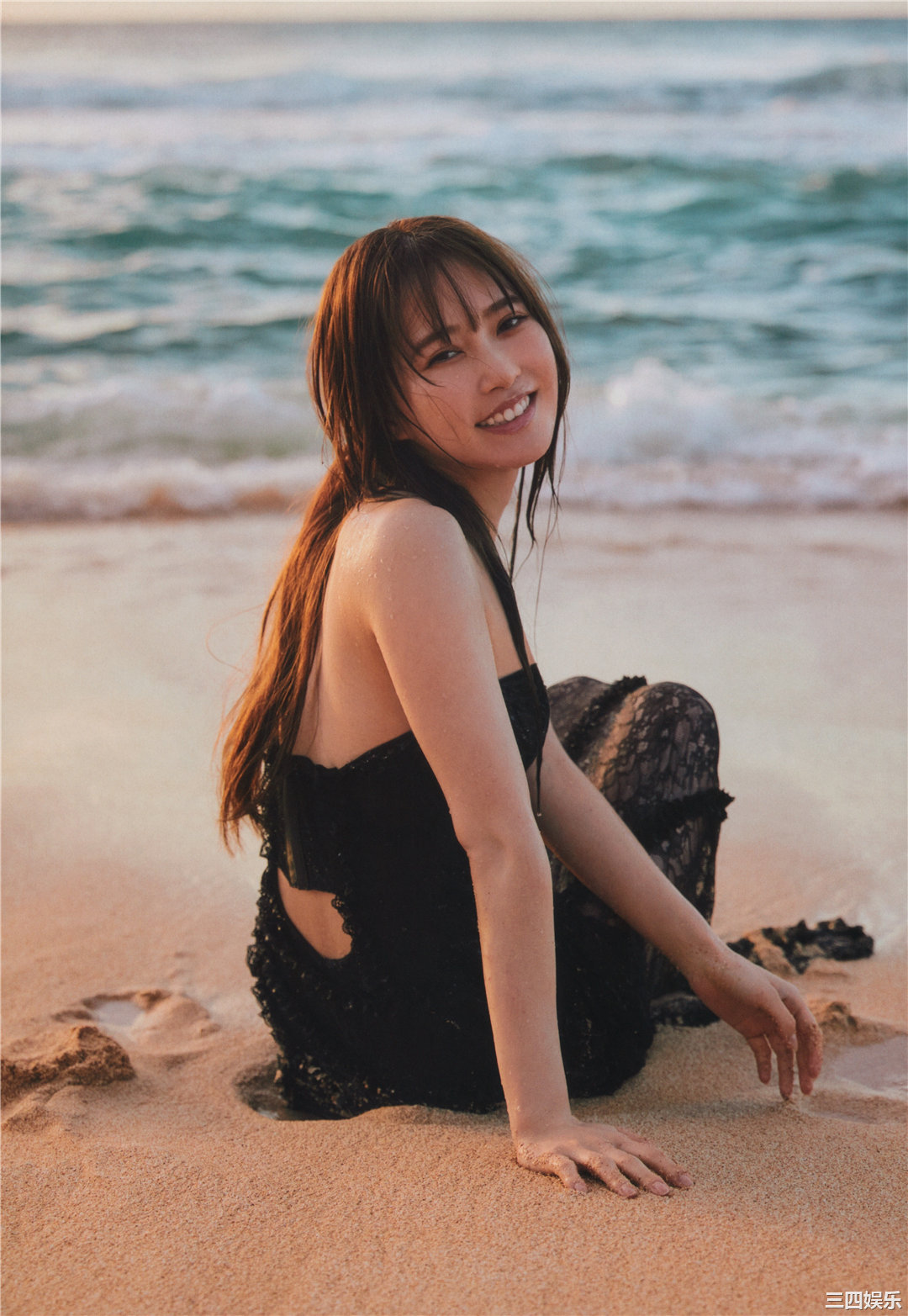 加藤史帆1ST写真集《＃会いたい》高清全本