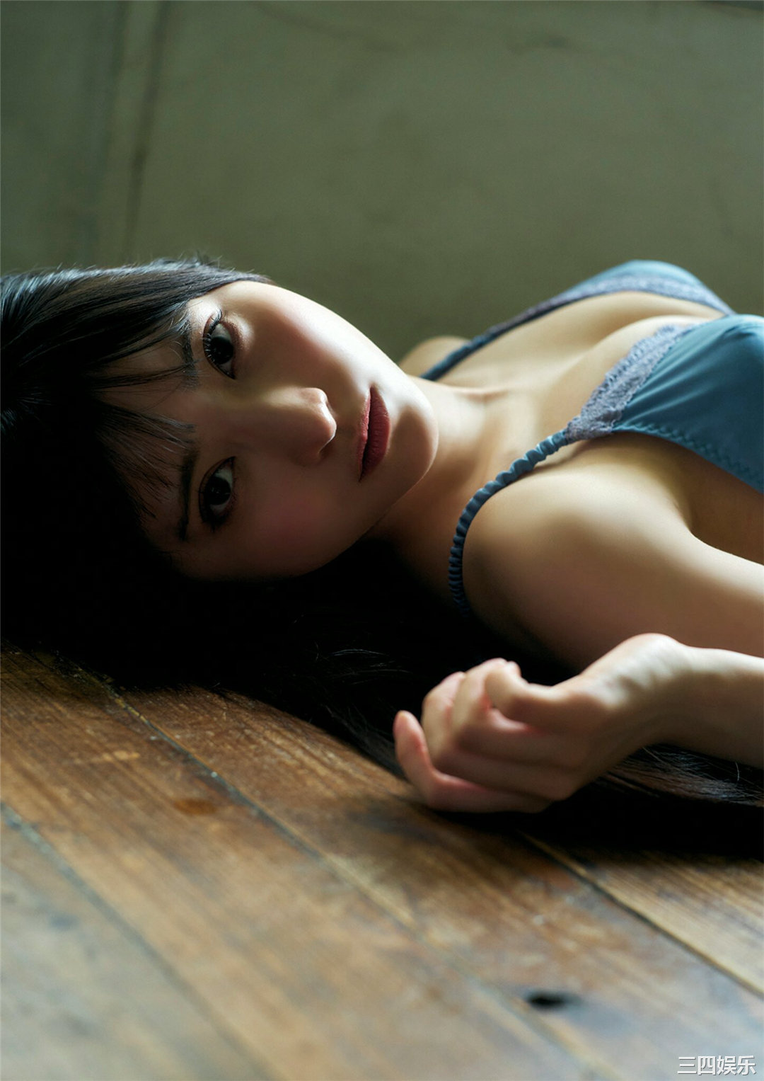 小鸟遊るい写真集《春を忘れても━━》高清全本