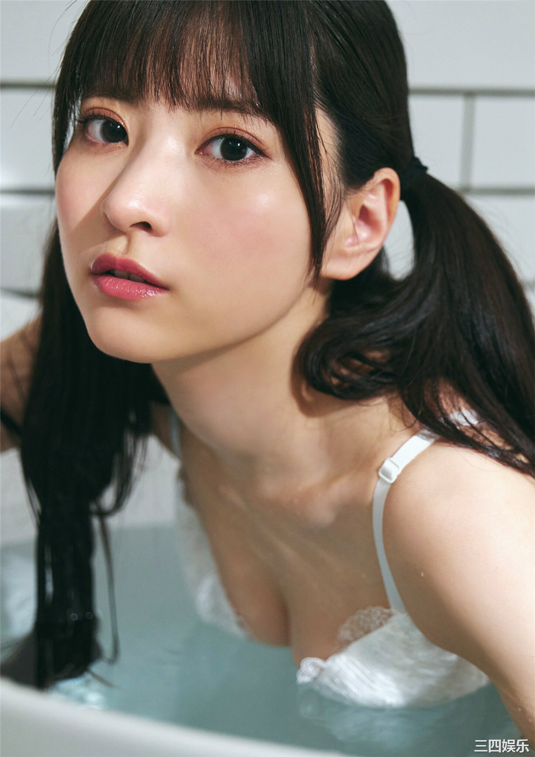 小鸟遊るい写真集《春を忘れても━━》高清全本