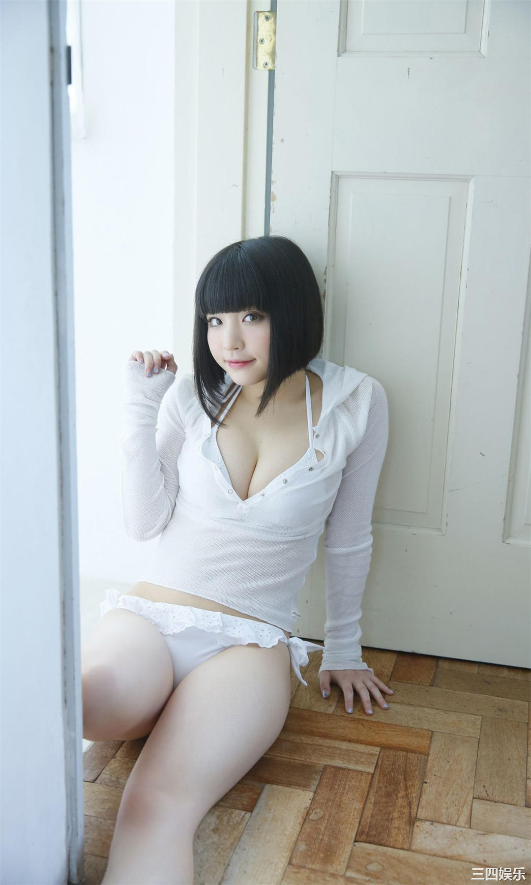 根本凪写真集《恋するプラスチックドール》高清全本