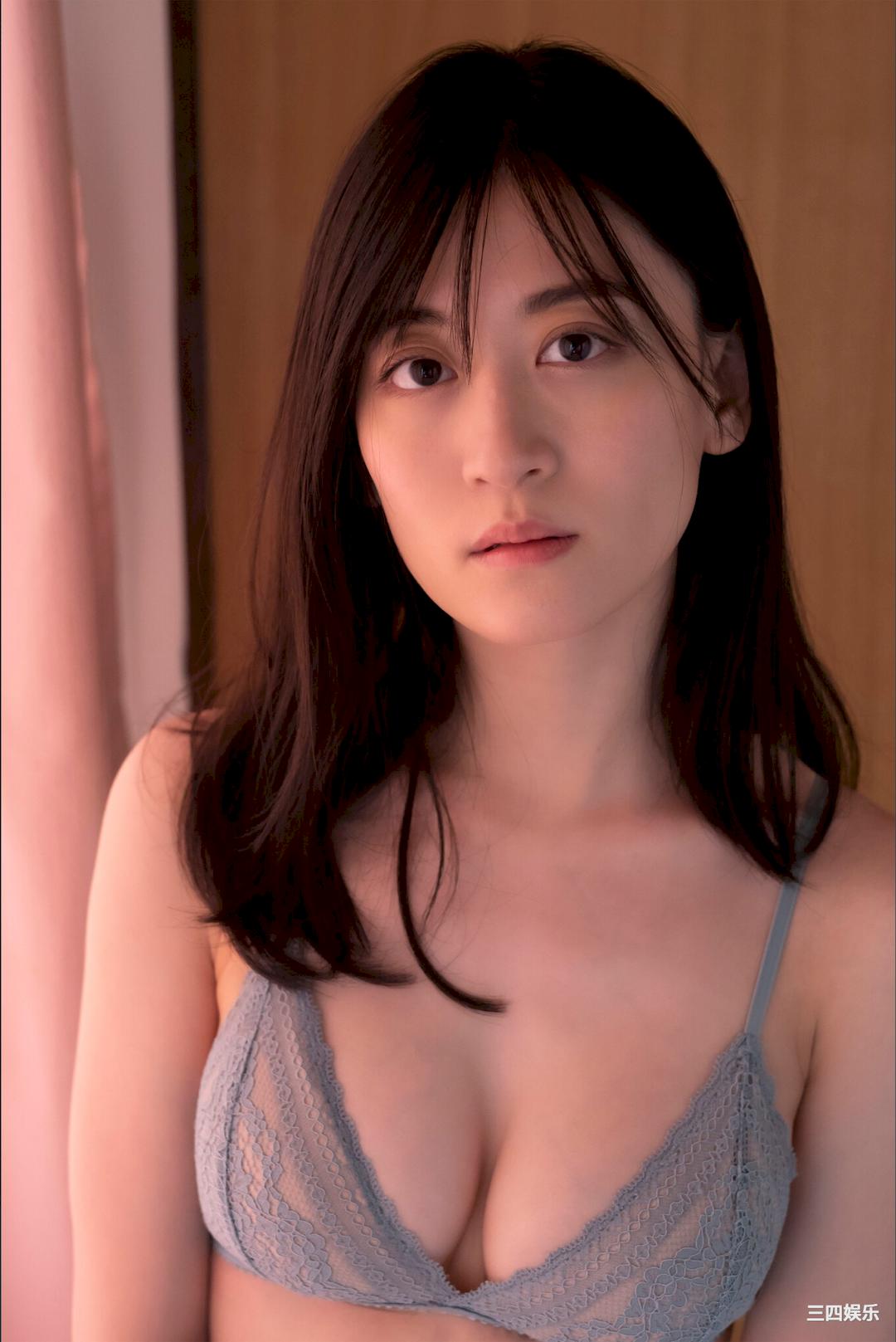 上西惠写真集《陸に上がったマーメイド（ショート・バージョン）》高清全本