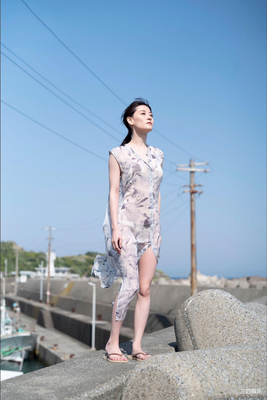 上西惠写真集《陸に上がったマーメイド（ショート・バージョン）》高清全本