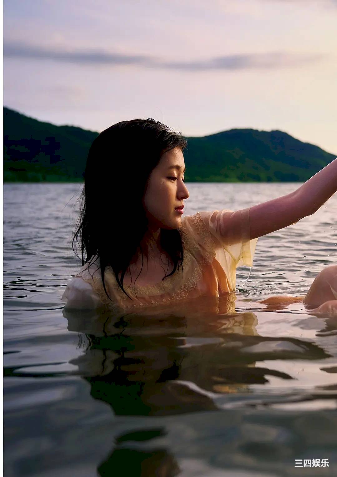 福本莉子写真集《Grace》高清全本