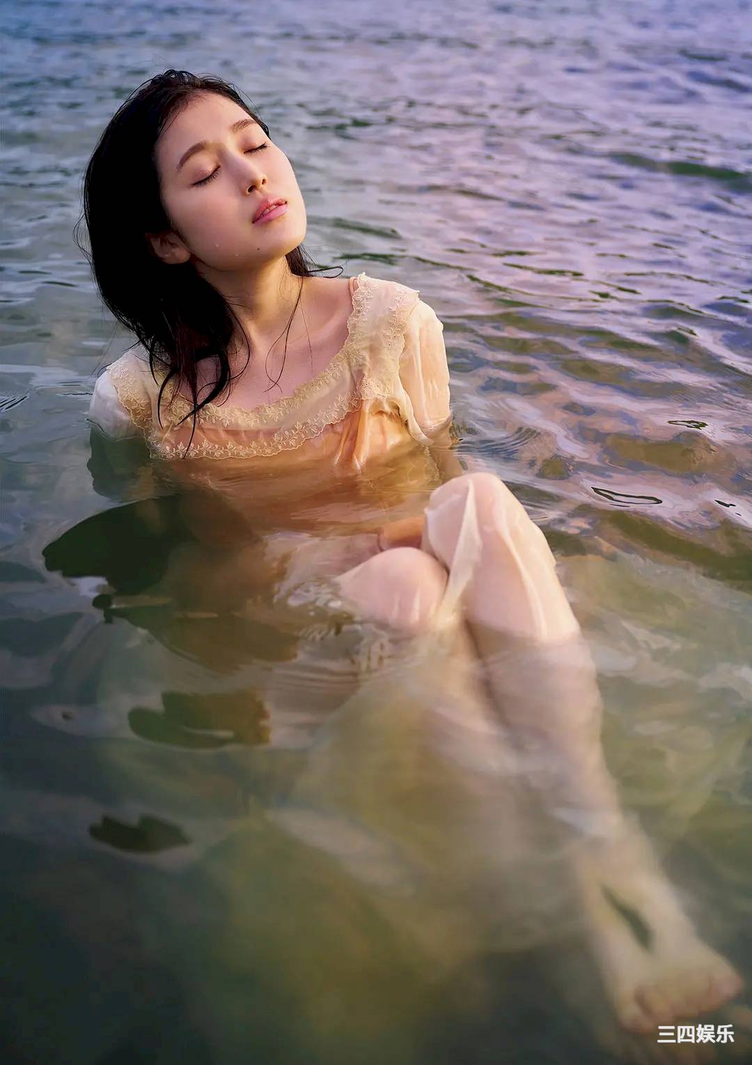 福本莉子写真集《Grace》高清全本