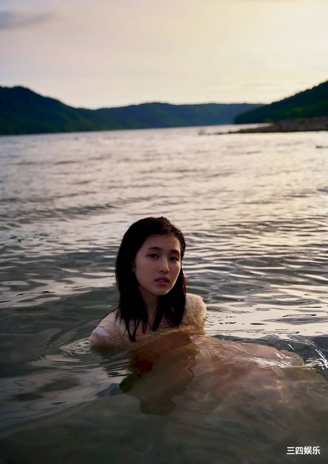 福本莉子写真集《Grace》高清全本