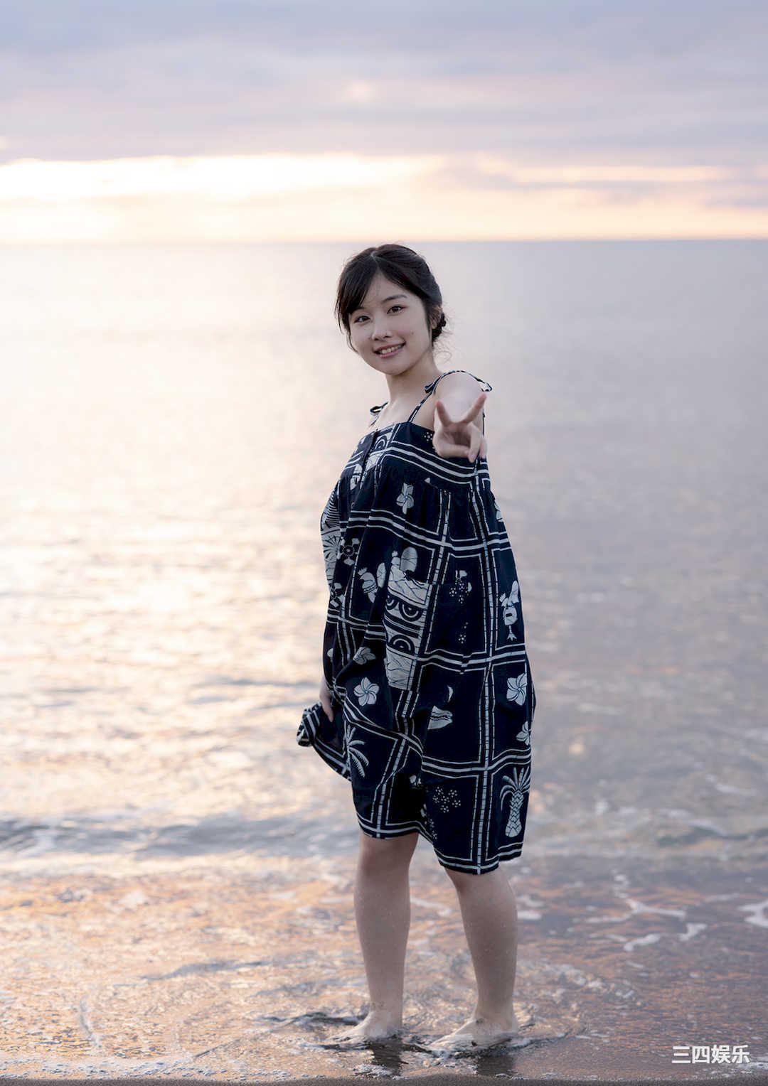 岬なこ1ST写真集《なこのとなり》高清全本