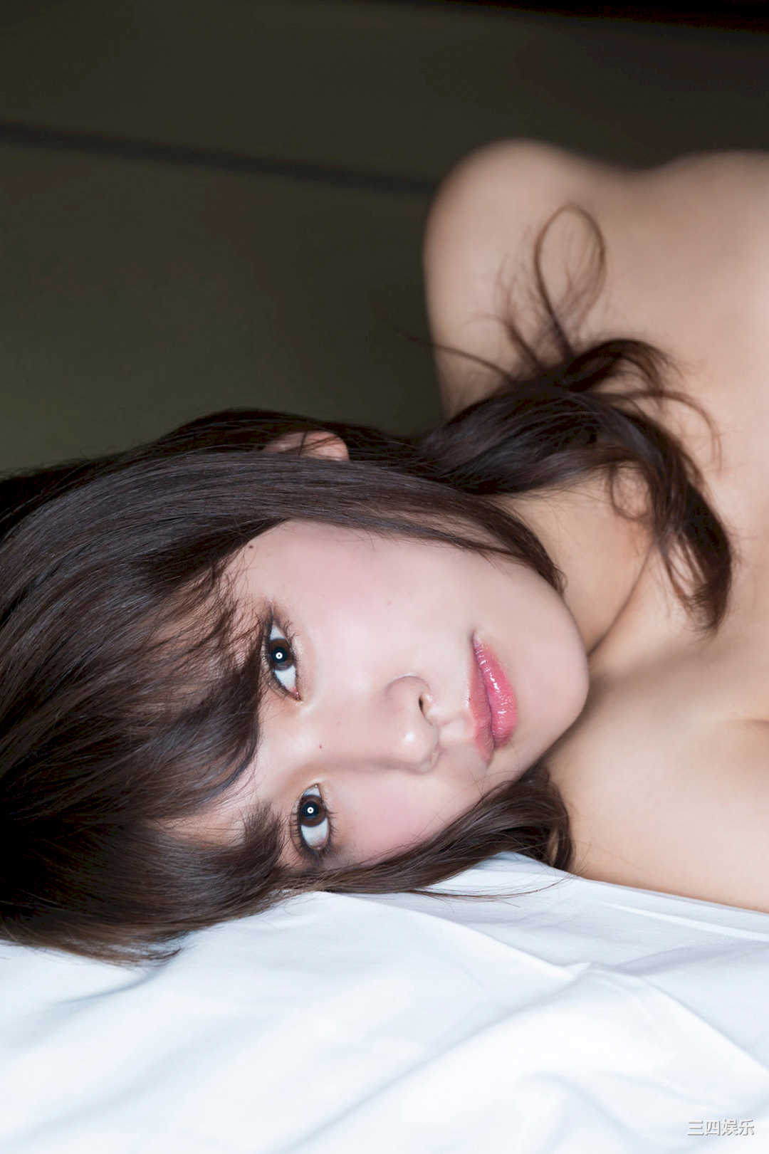 久松郁实写真集《お泊まりしちゃう？》高清全本