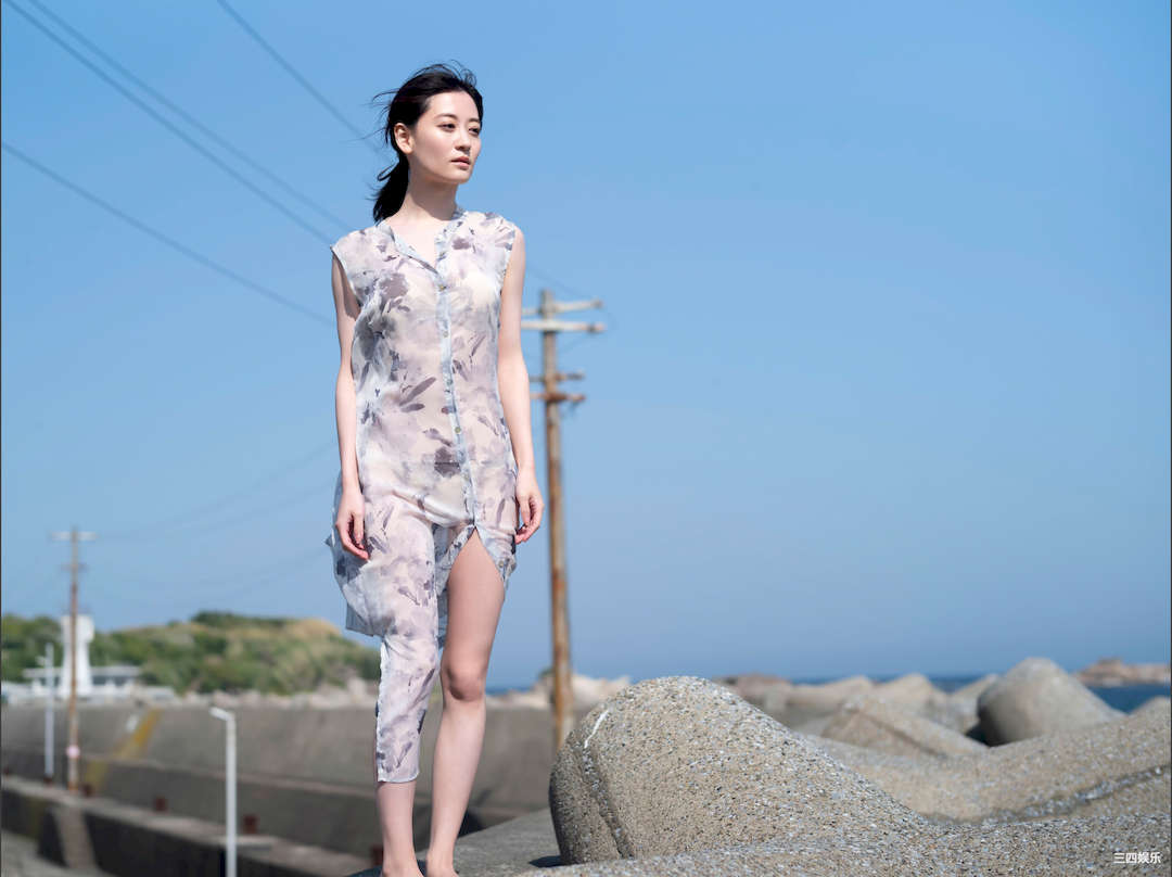 上西惠写真集《陸に上がったマーメイド（ロング・バージョン）》高清全本