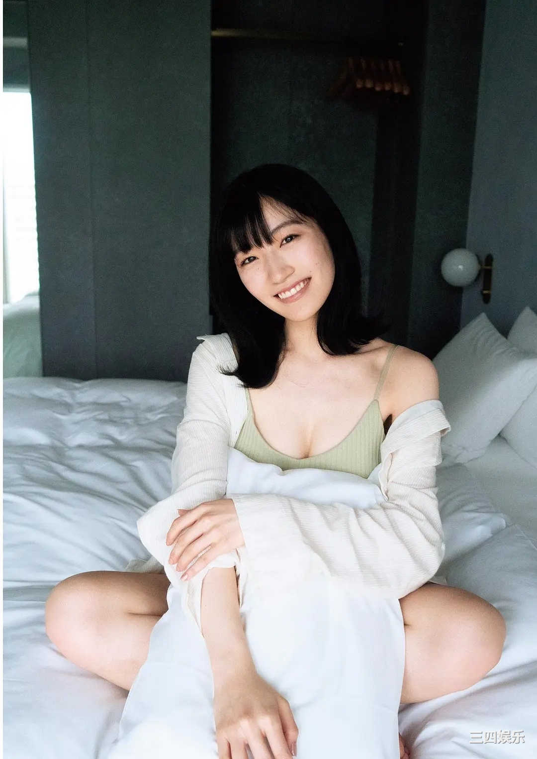 前岛亚美写真集《白群》高清全本