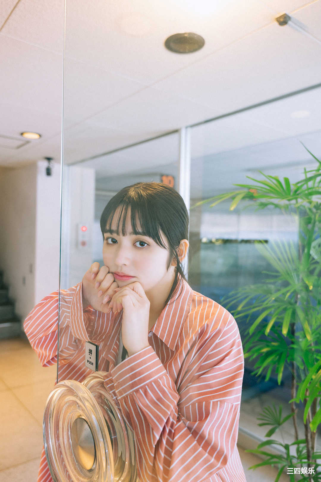 镇西寿寿歌写真集《WHITE graph デジタル写真集》高清全本