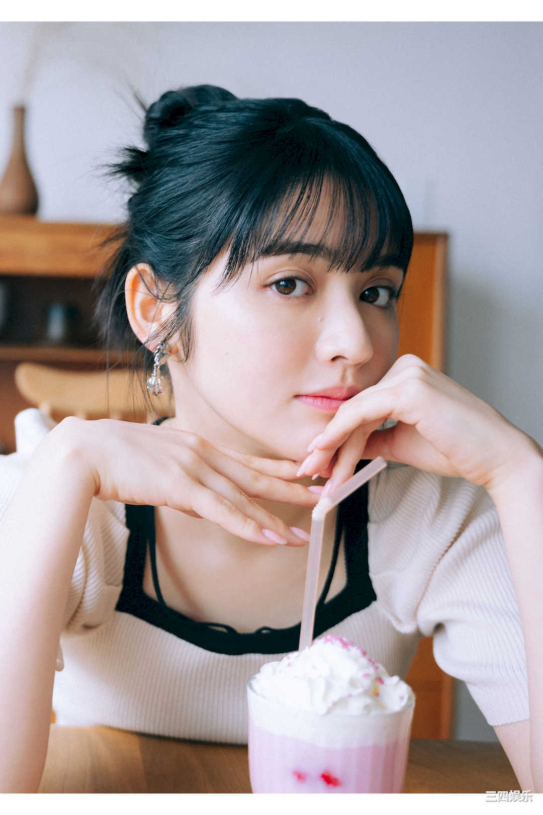 镇西寿寿歌写真集《WHITE graph デジタル写真集》高清全本