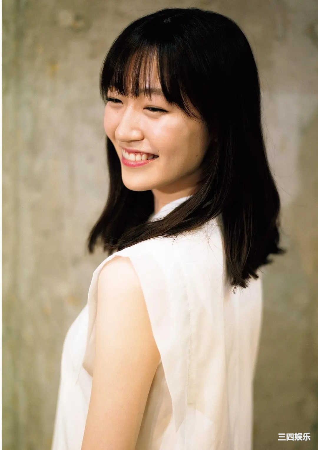 前岛亚美写真集《白群》高清全本