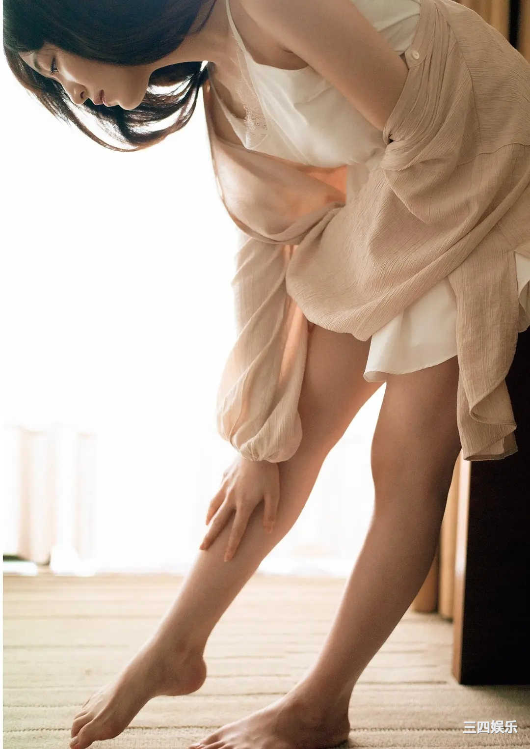 前岛亚美写真集《白群》高清全本