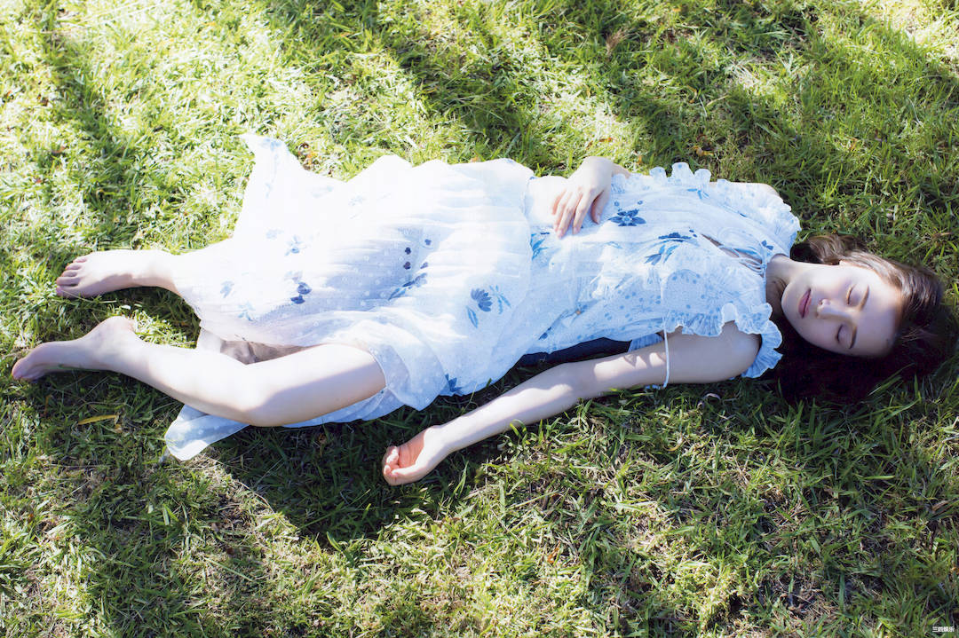 卫藤美彩写真集《話を聞こうか。》高清全本