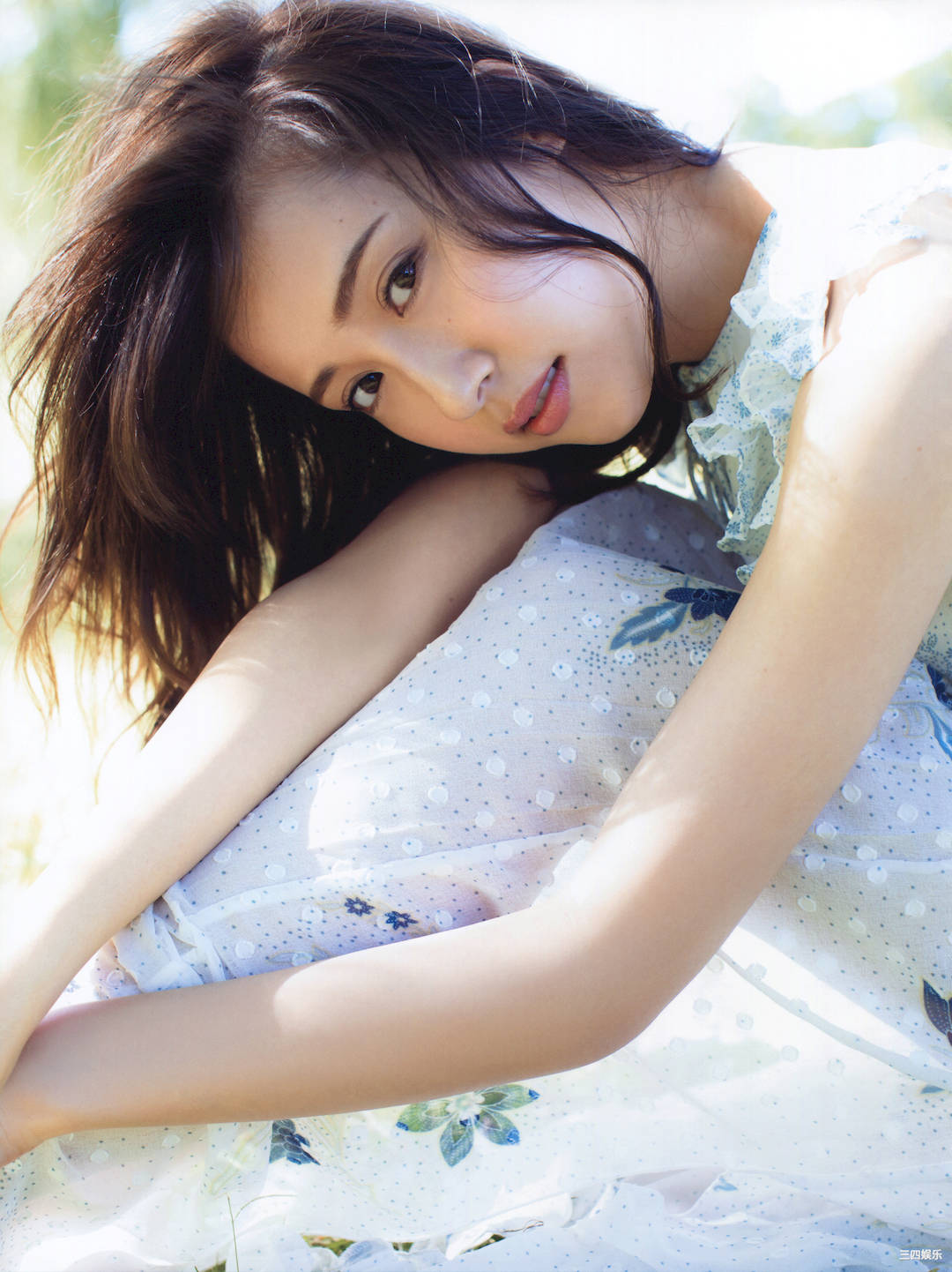 卫藤美彩写真集《話を聞こうか。》高清全本