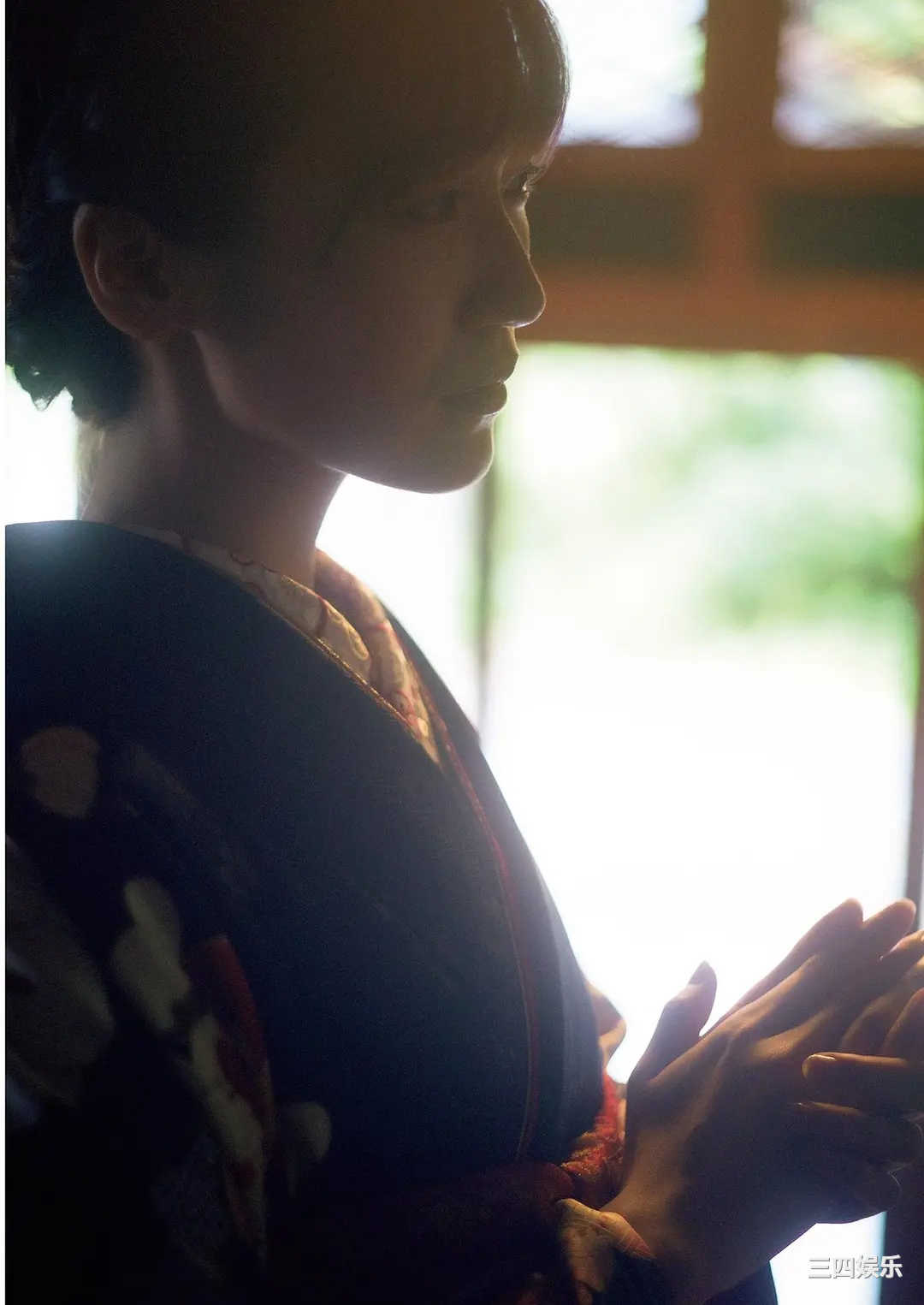 前岛亚美写真集《白群》高清全本