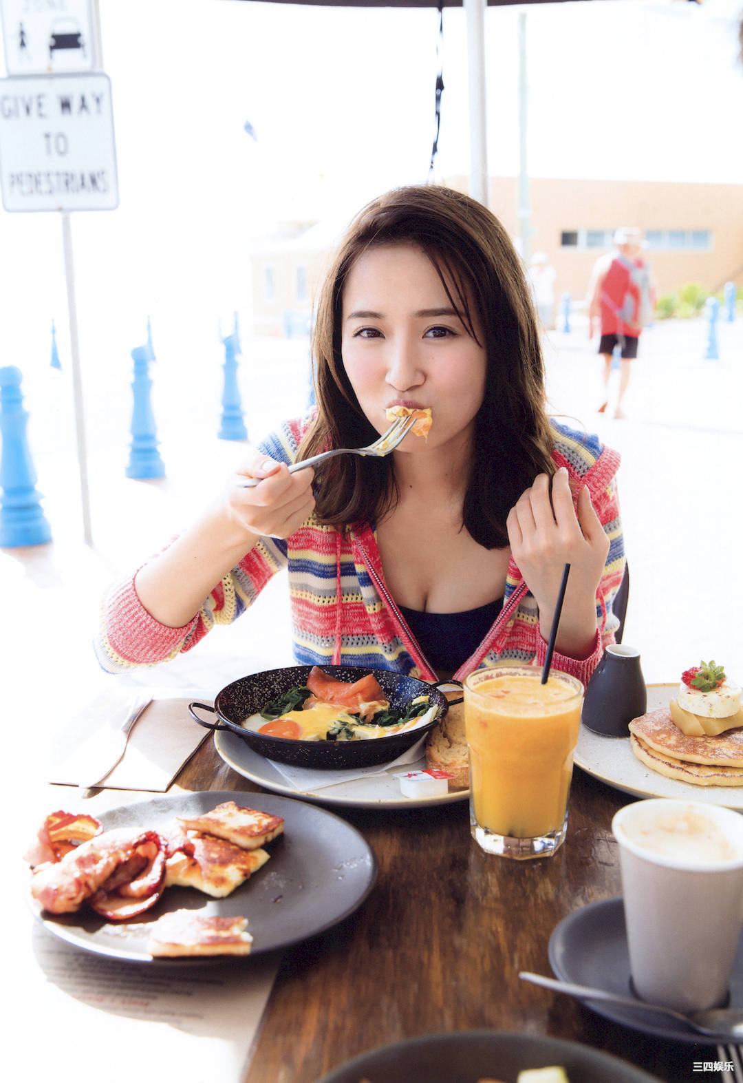 卫藤美彩写真集《話を聞こうか。》高清全本