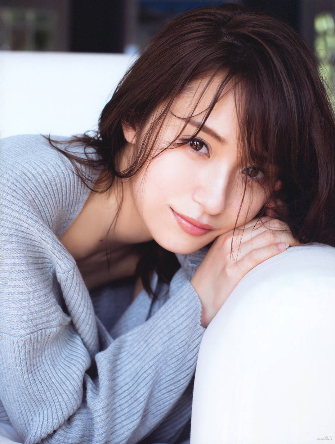 卫藤美彩写真集《話を聞こうか。》高清全本