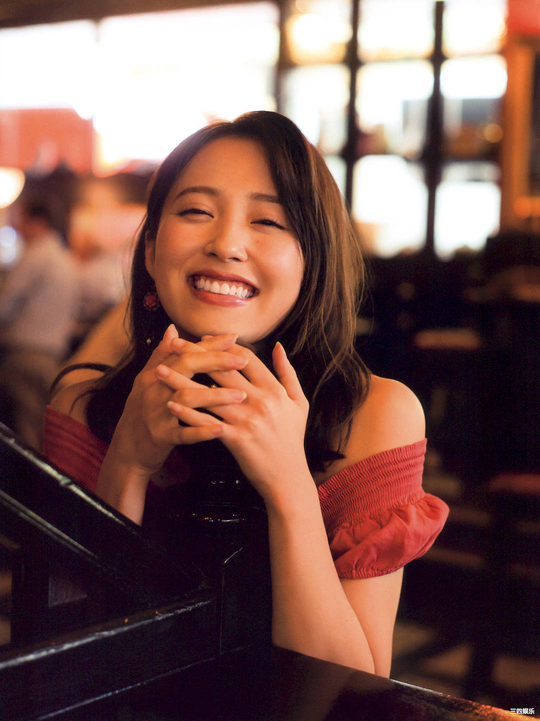 卫藤美彩写真集《話を聞こうか。》高清全本