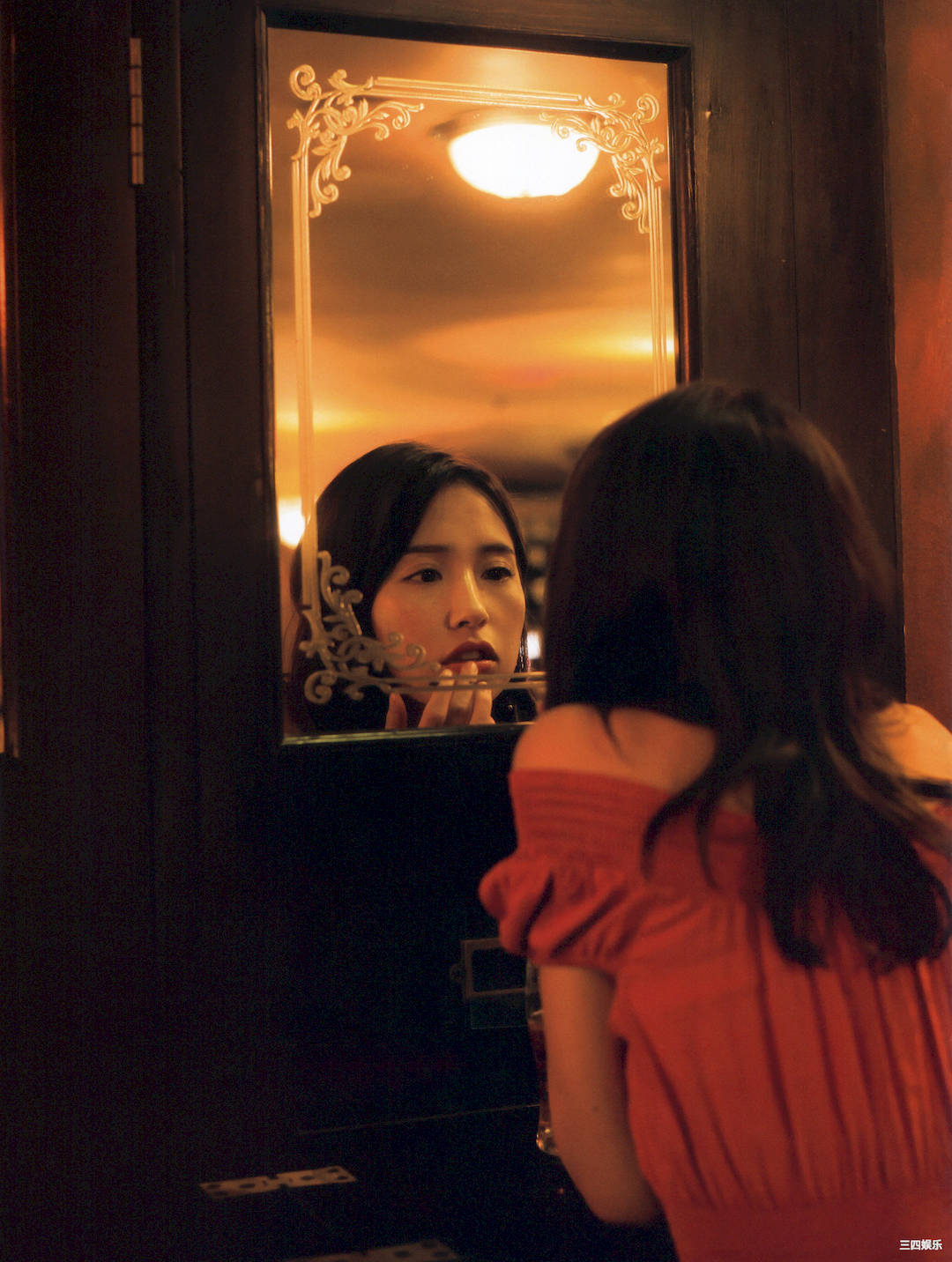 卫藤美彩写真集《話を聞こうか。》高清全本