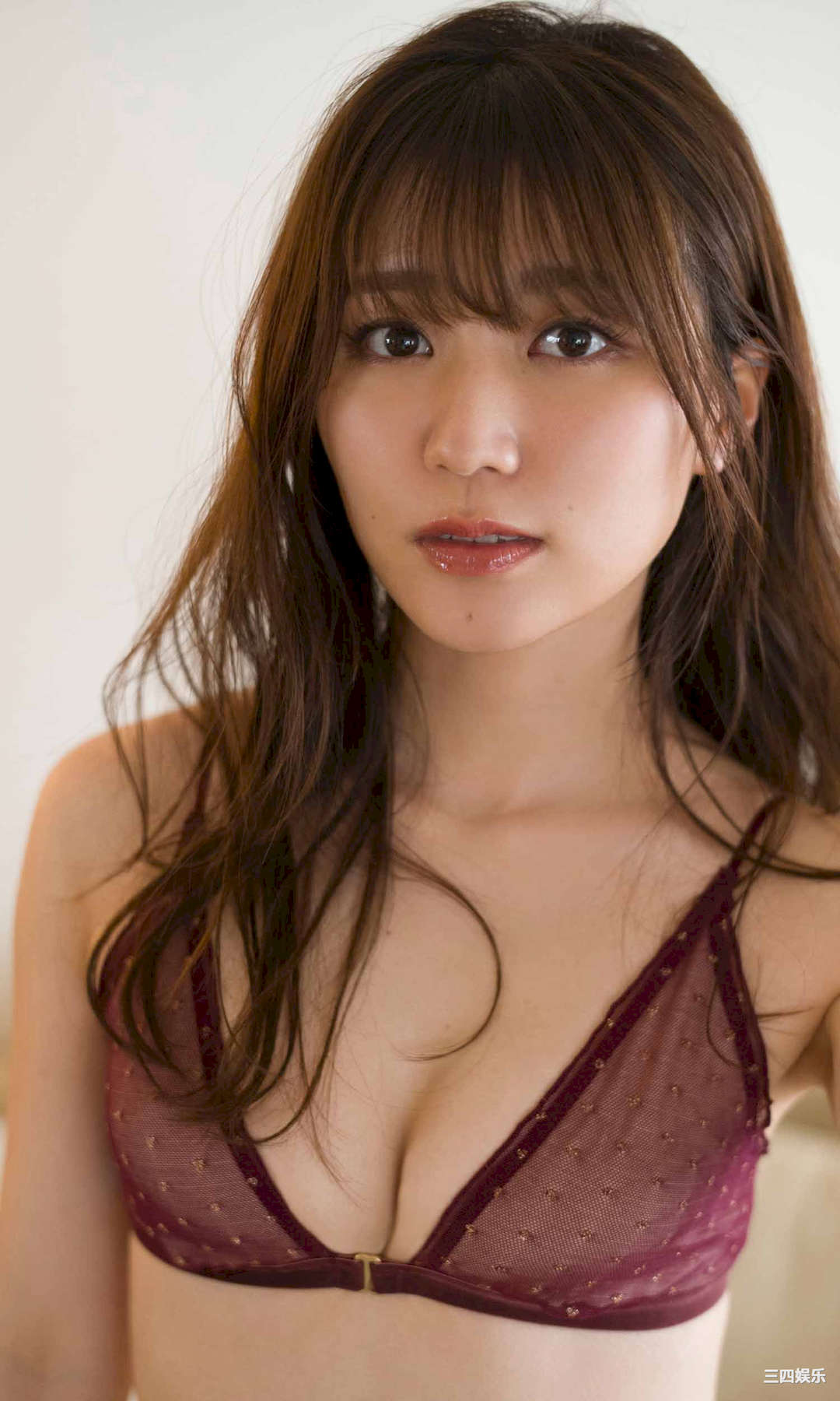 坂林佳奈写真集《ステージを降りたら》高清全本