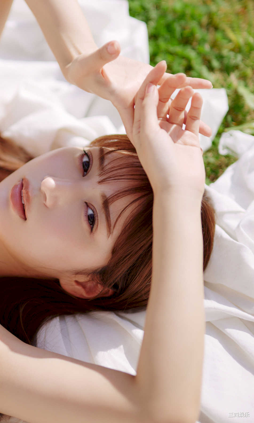 雪平莉左写真集《凜として、純白。》高清全本