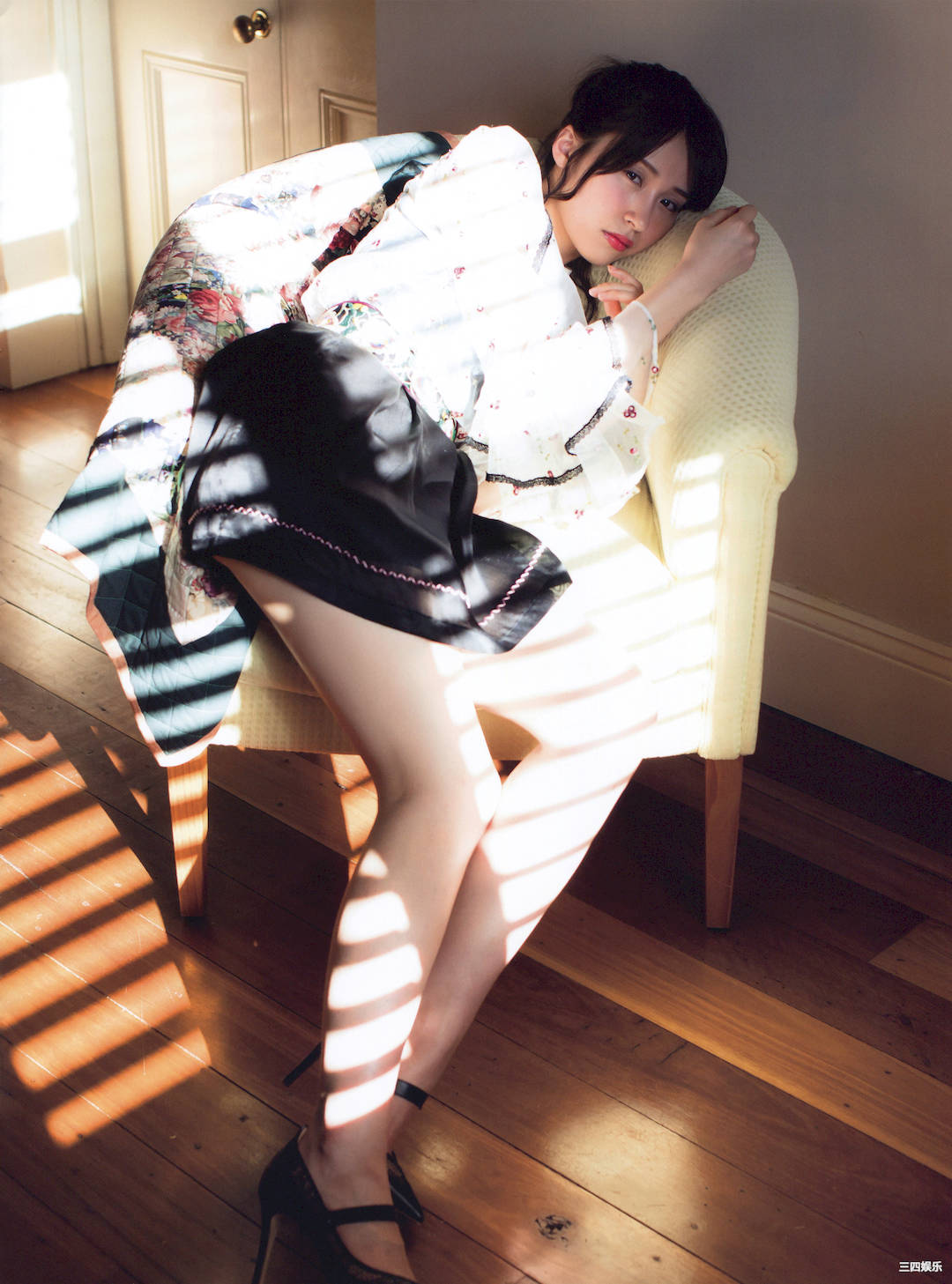 卫藤美彩写真集《話を聞こうか。》高清全本