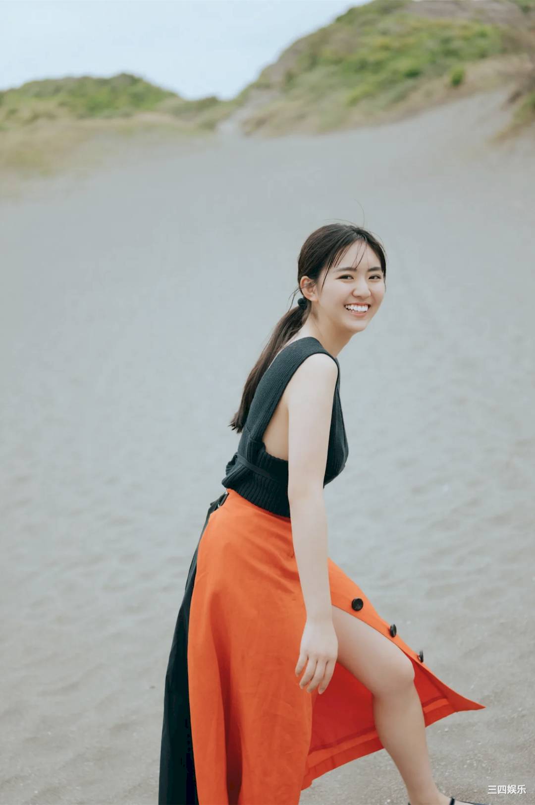 丰田露娜写真集《豊田ルナ 納涼50カット公開》高清全本