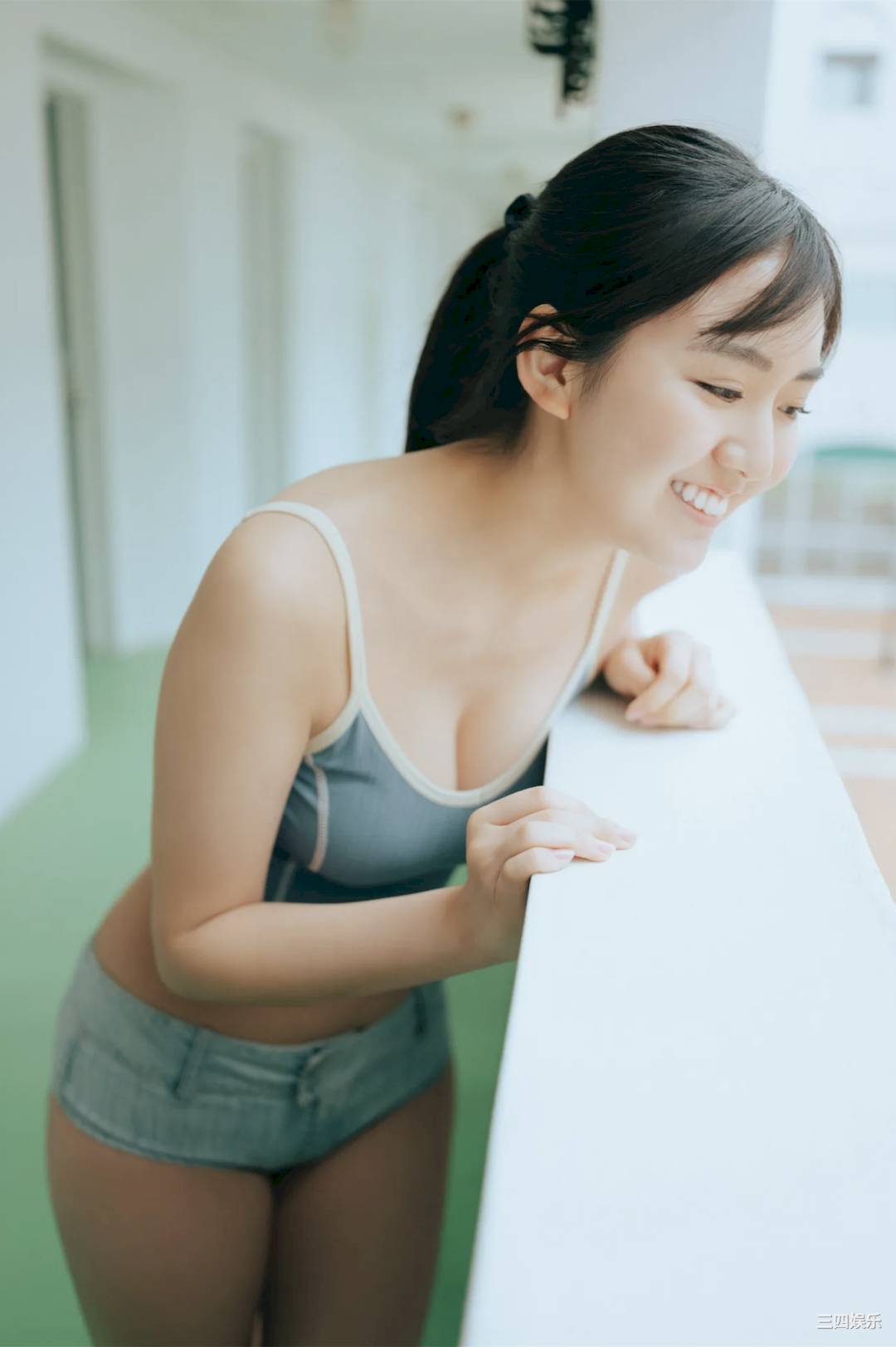 丰田露娜写真集《豊田ルナ 納涼50カット公開》高清全本