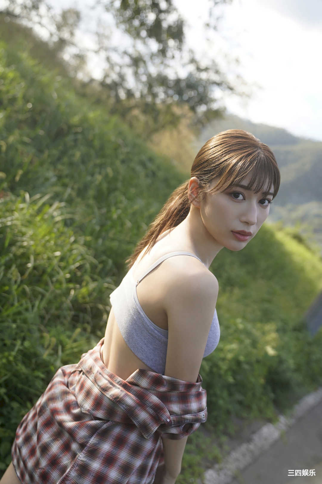 雪平莉左写真集《ゆらめき》高清全本