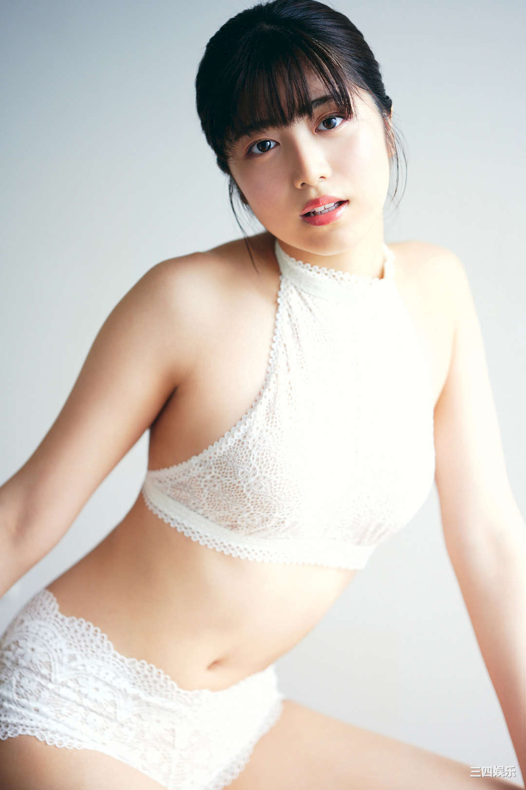 吉田莉樱写真集《オトナの色香ｖｏｌ．１》高清全本