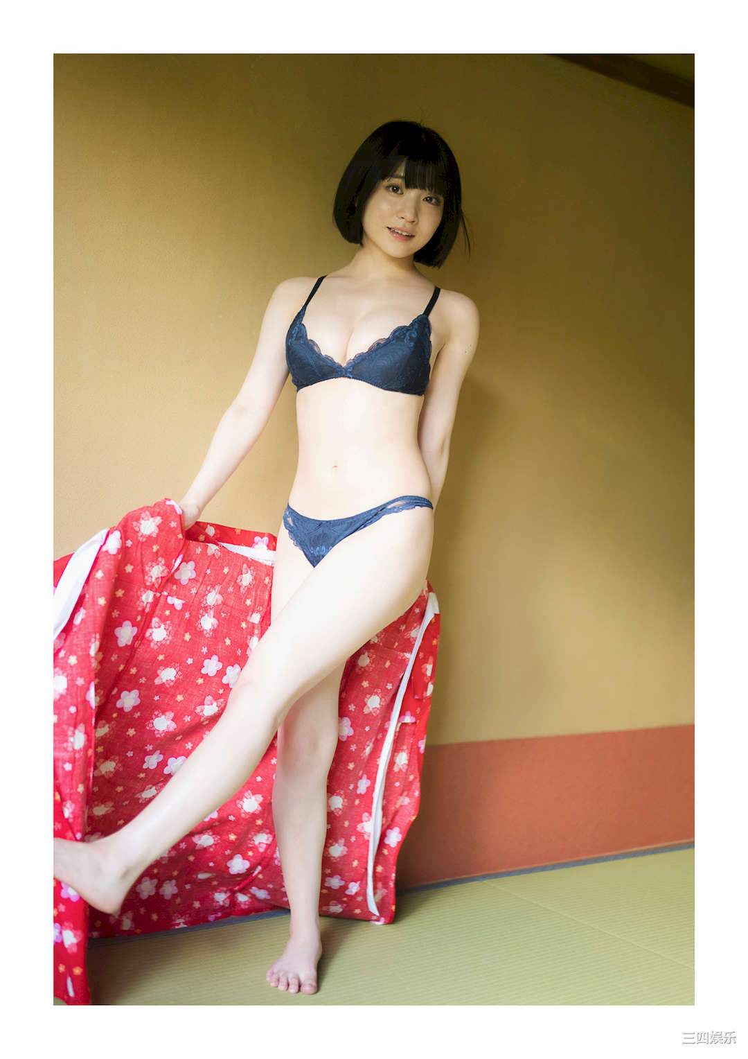 根本凪写真集《夏の終わりと、鐘の音。》高清全本