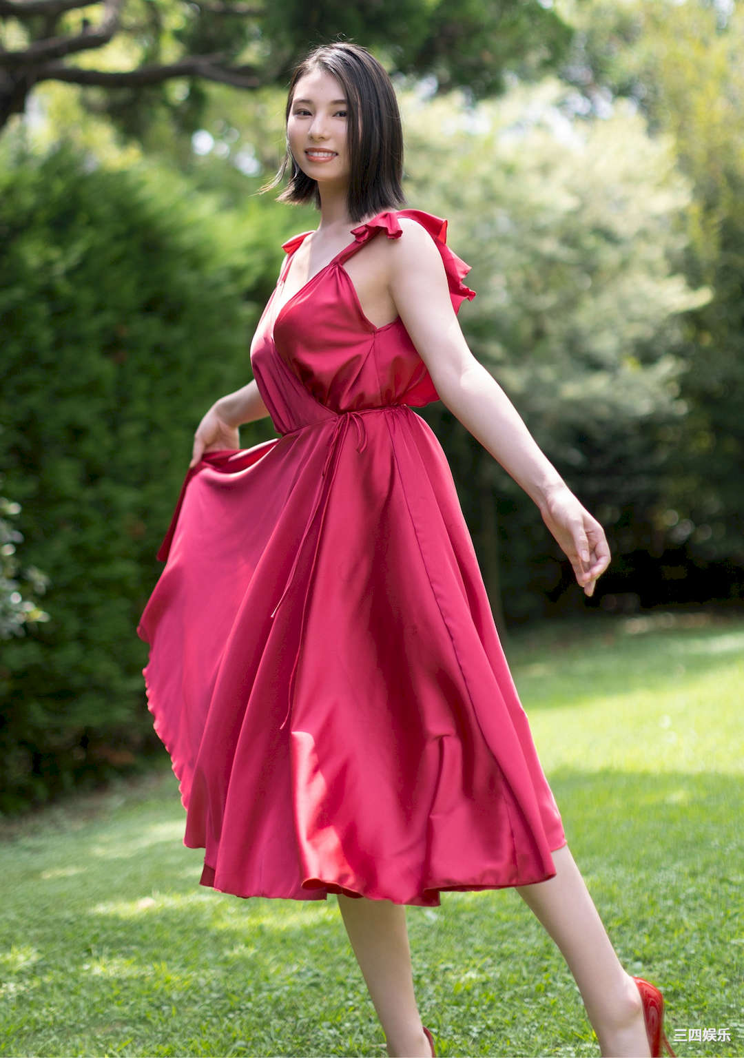 相乐伊织写真集《煌めきの中で。》高清全本