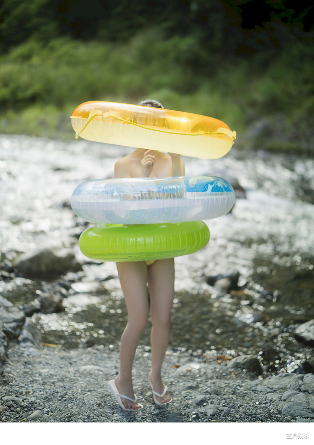 根本凪写真集《夏の終わりと、鐘の音。》高清全本