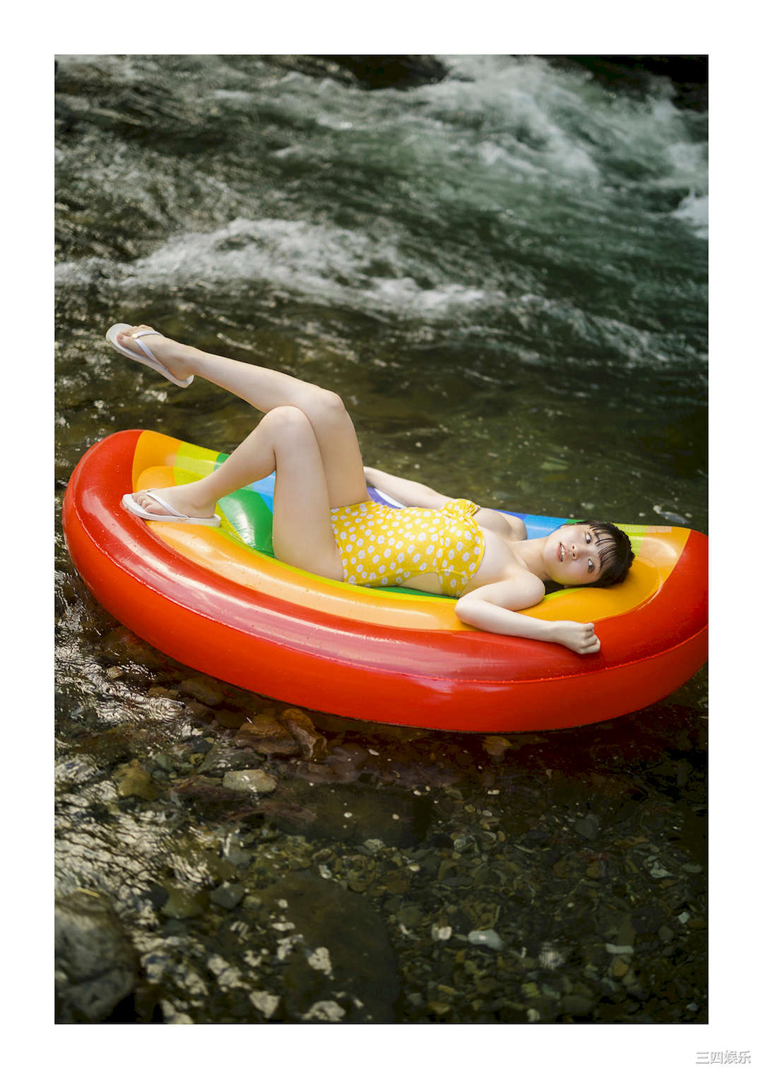 根本凪写真集《夏の終わりと、鐘の音。》高清全本