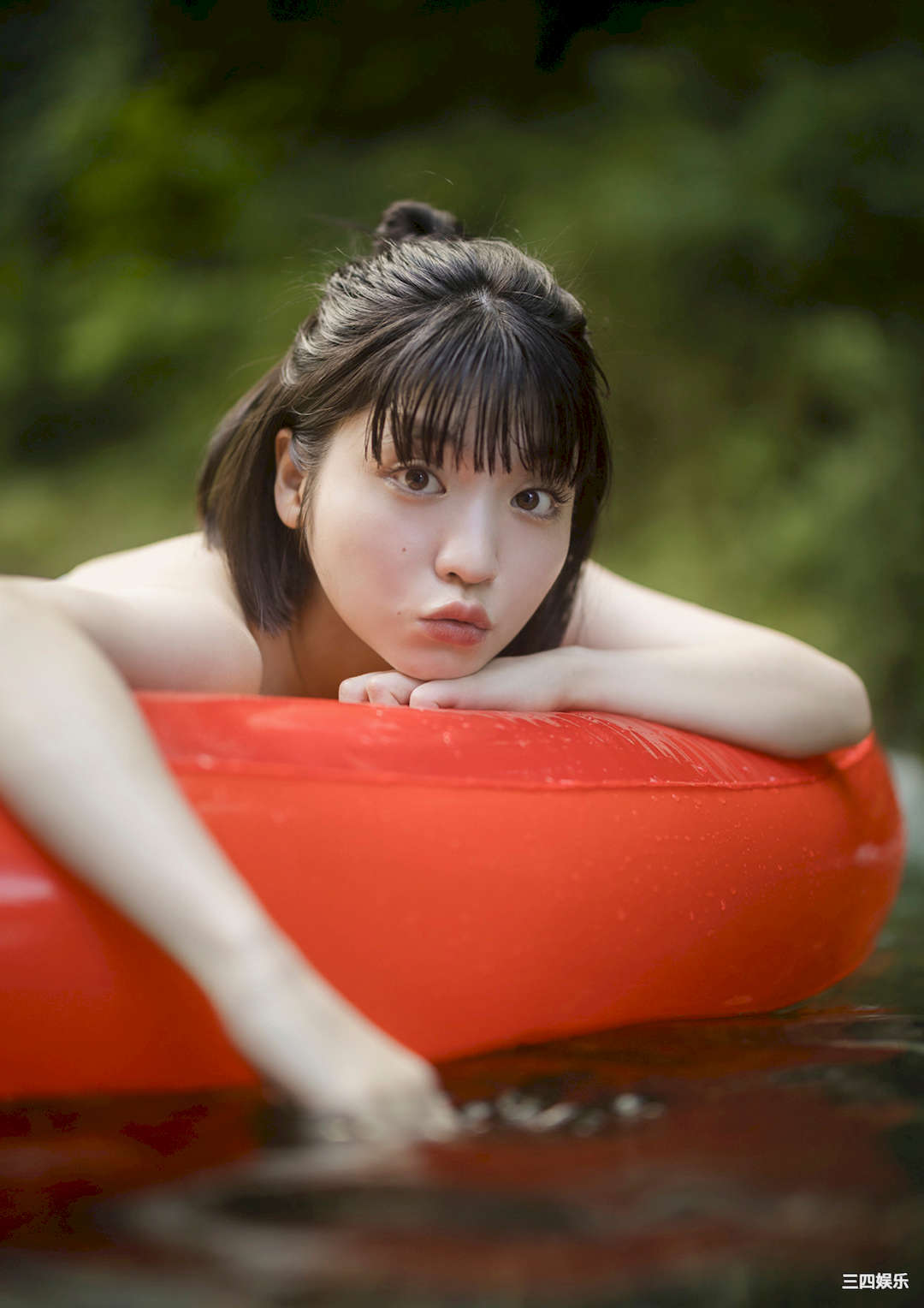 根本凪写真集《夏の終わりと、鐘の音。》高清全本