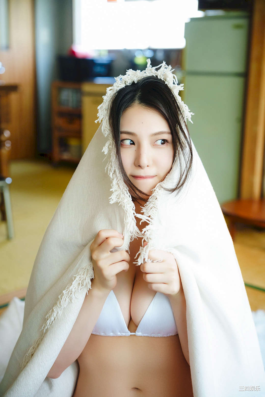 相乐伊织写真集《夏の部屋で、伊織と。》高清全本