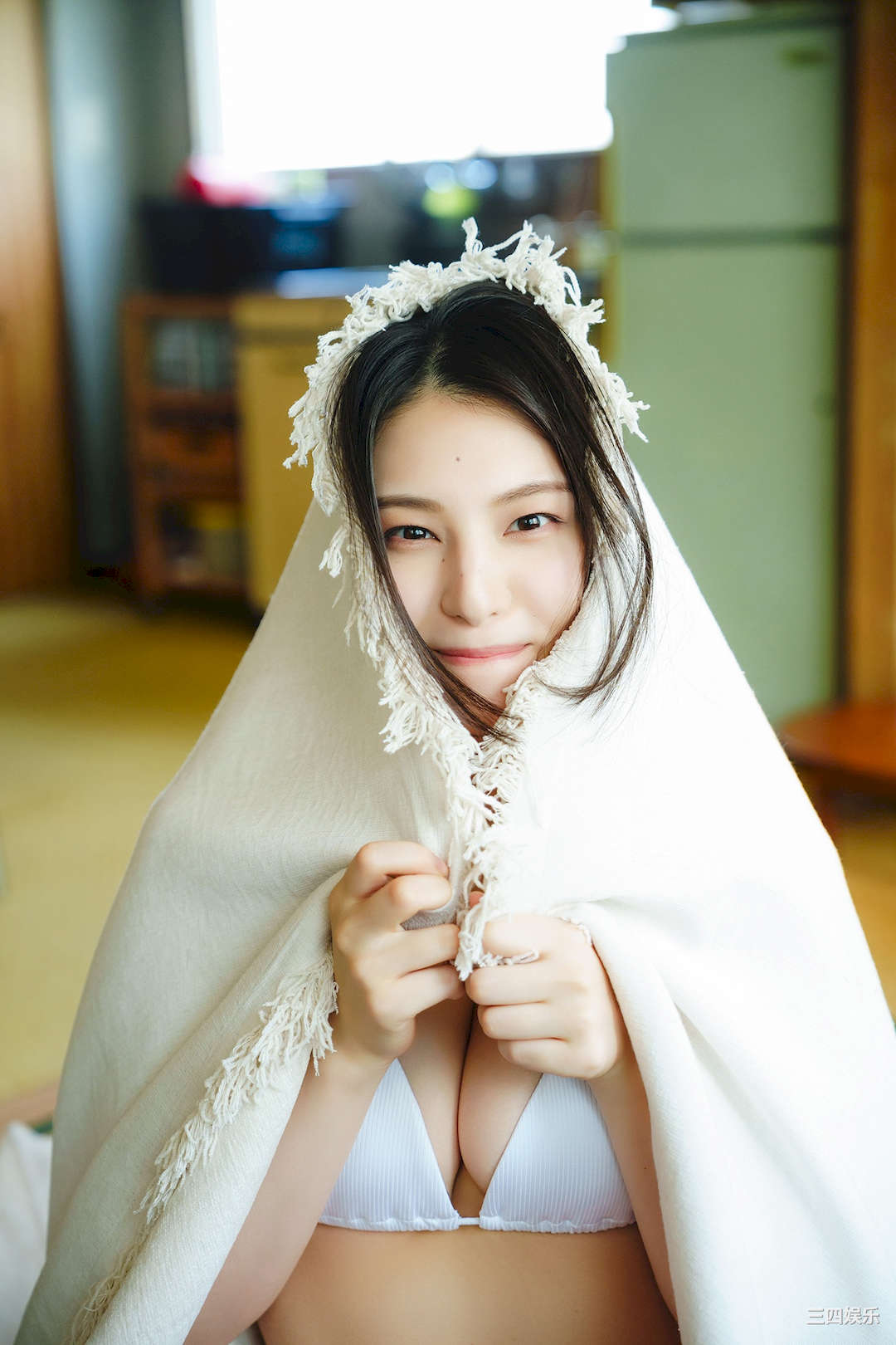 相乐伊织写真集《夏の部屋で、伊織と。》高清全本