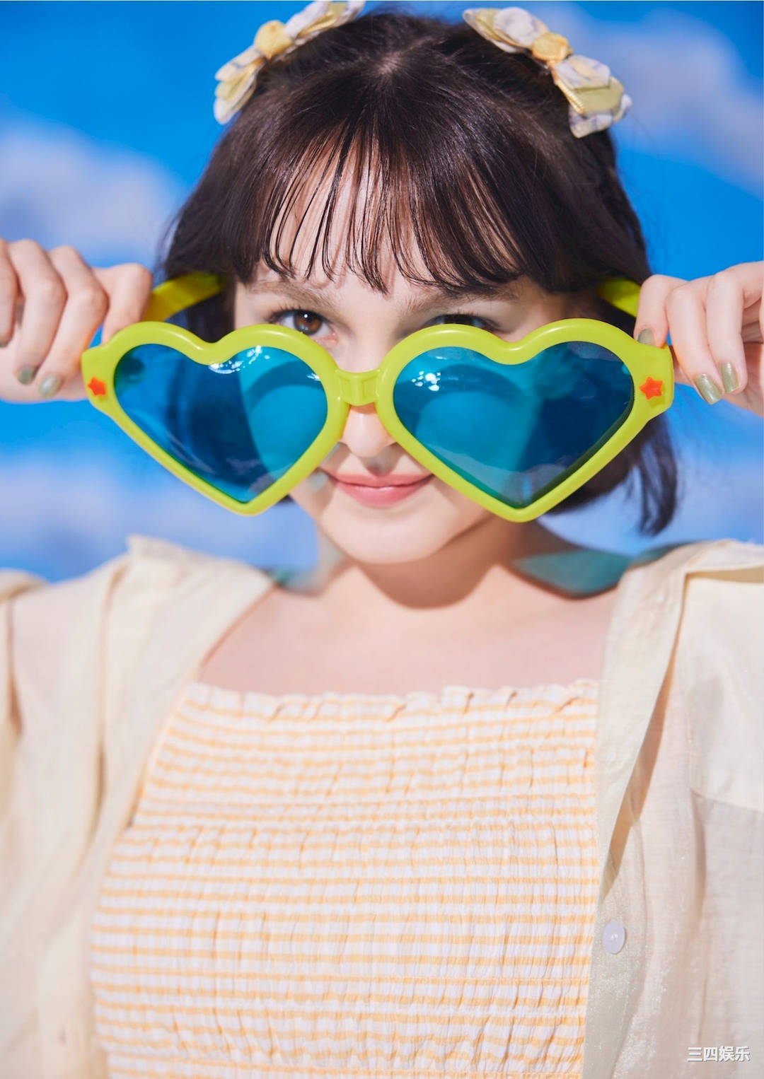 FRUITS ZIPPER写真集《#ふるっぱー in SUMMER！！！》高清全本