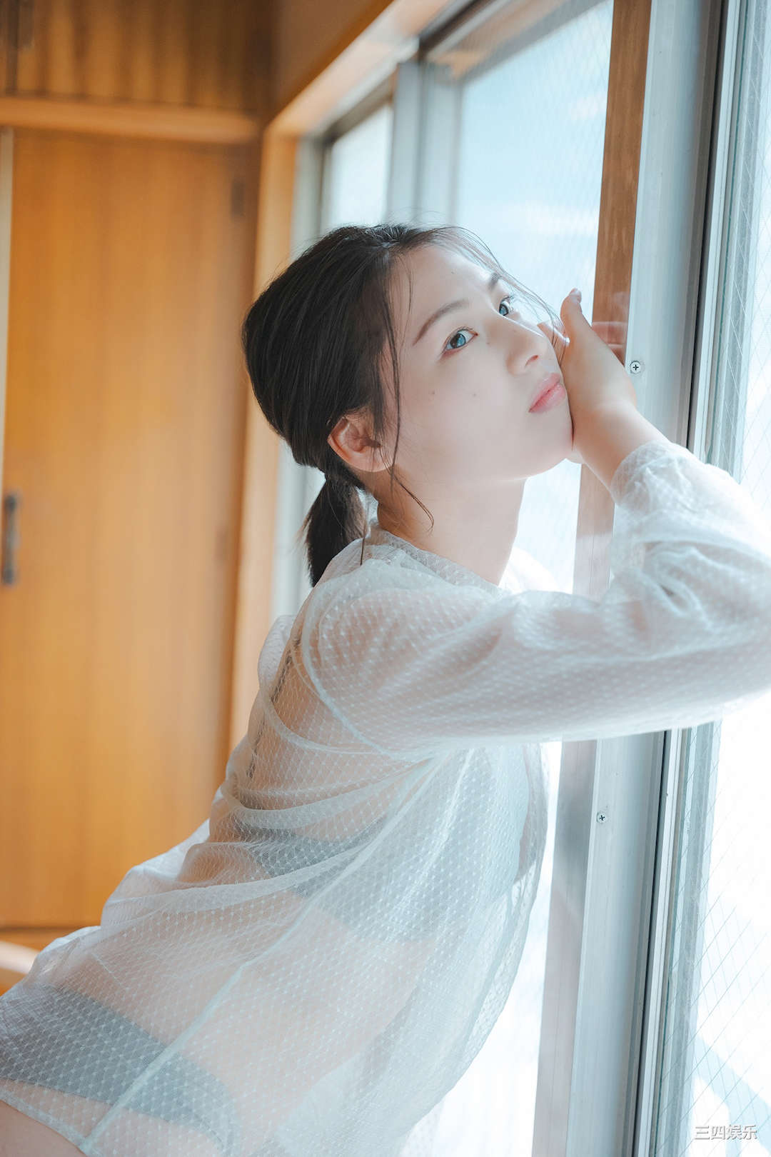 相乐伊织写真集《夏の部屋で、伊織と。》高清全本