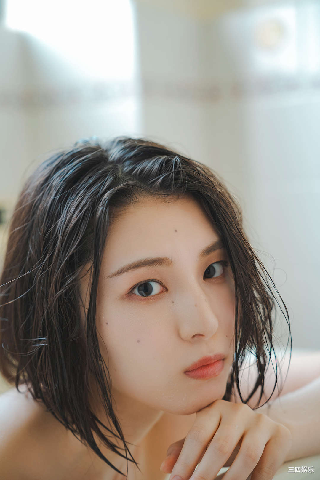 相乐伊织写真集《夏の部屋で、伊織と。》高清全本