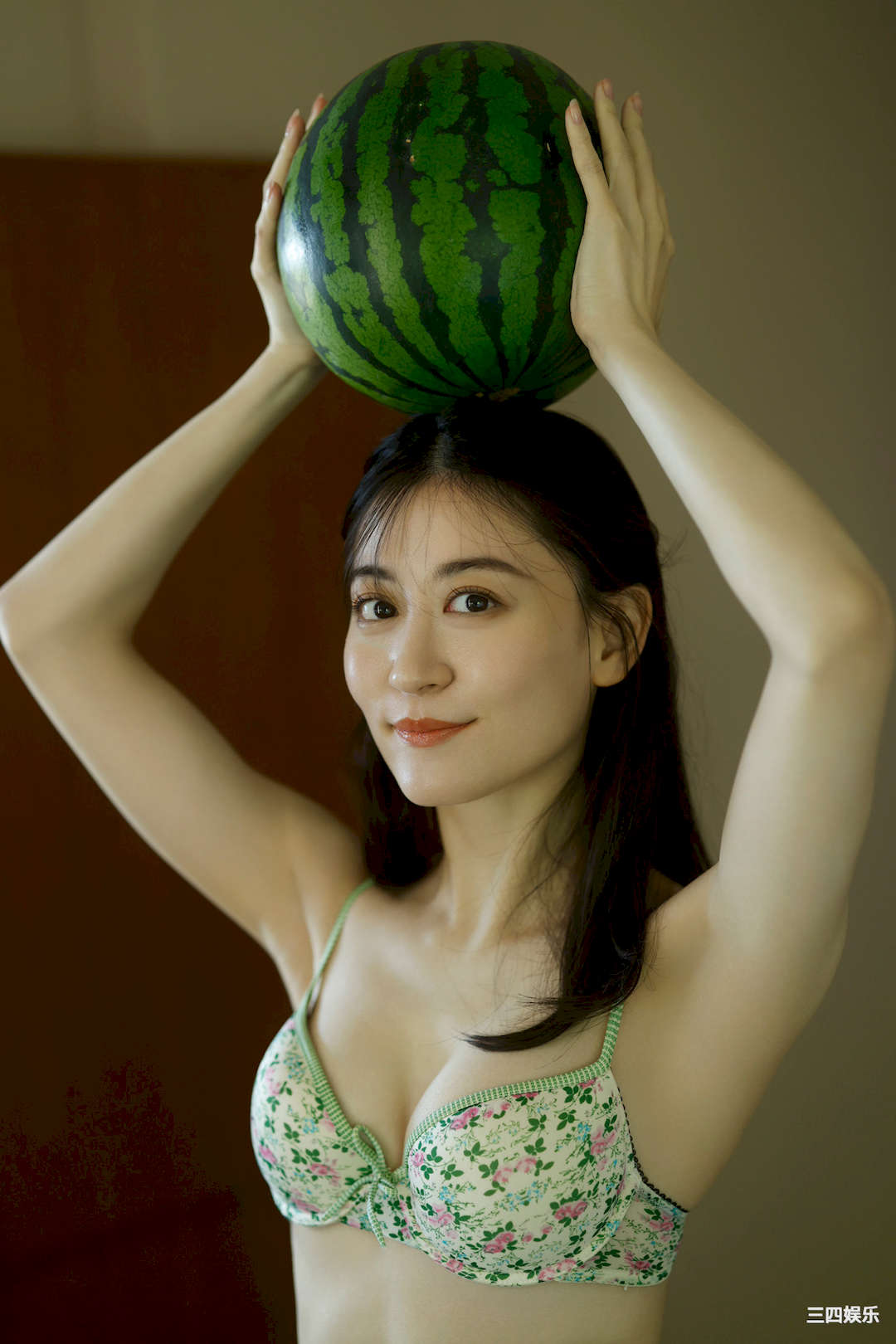 上西惠写真集《純白の艶肌》高清全本