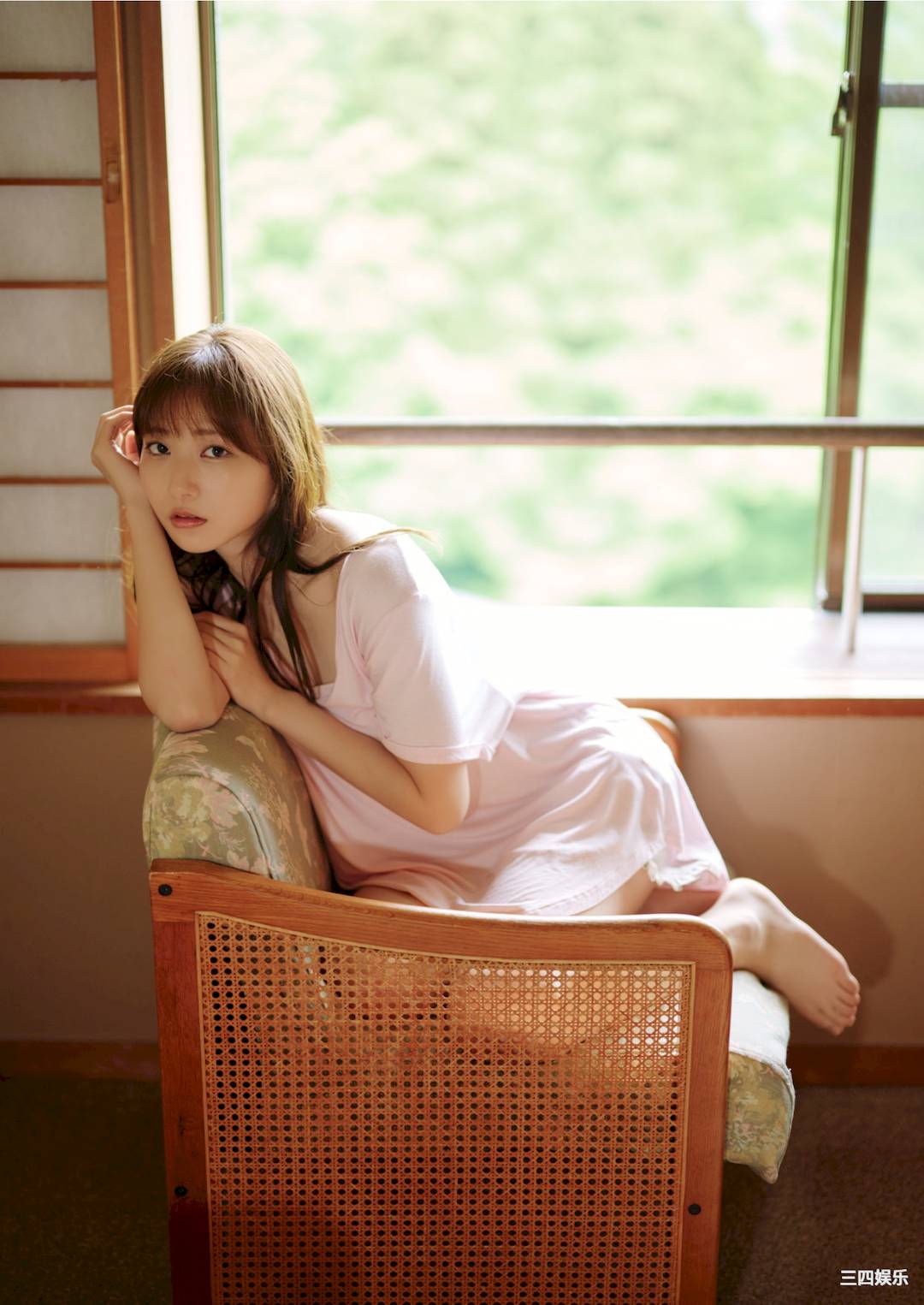 青山渚写真集《『彼女にしたい声優』と一泊温泉旅行》高清全本