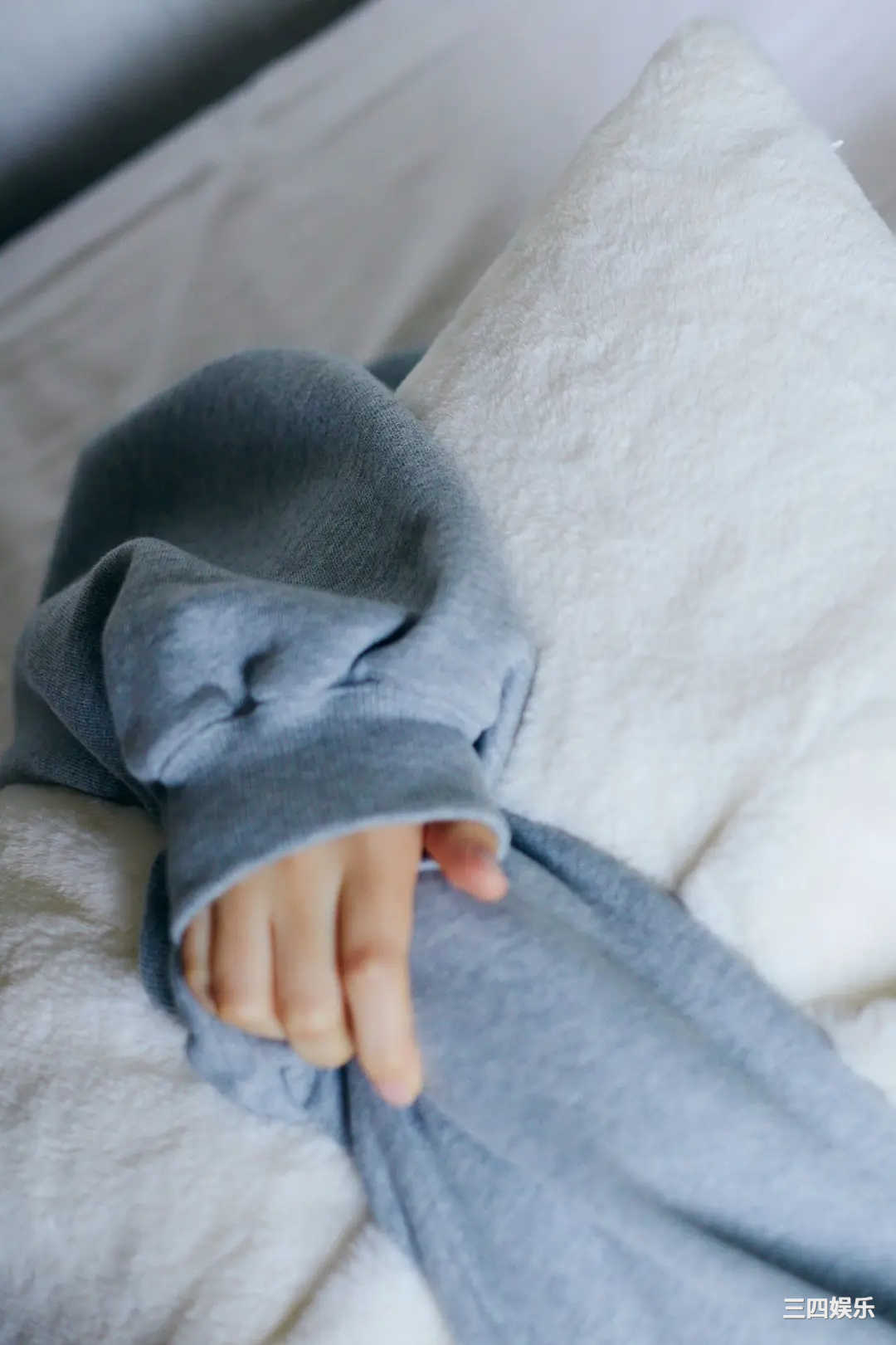 饭沼爱写真集《WHITE graph デジタル写真集》高清全本