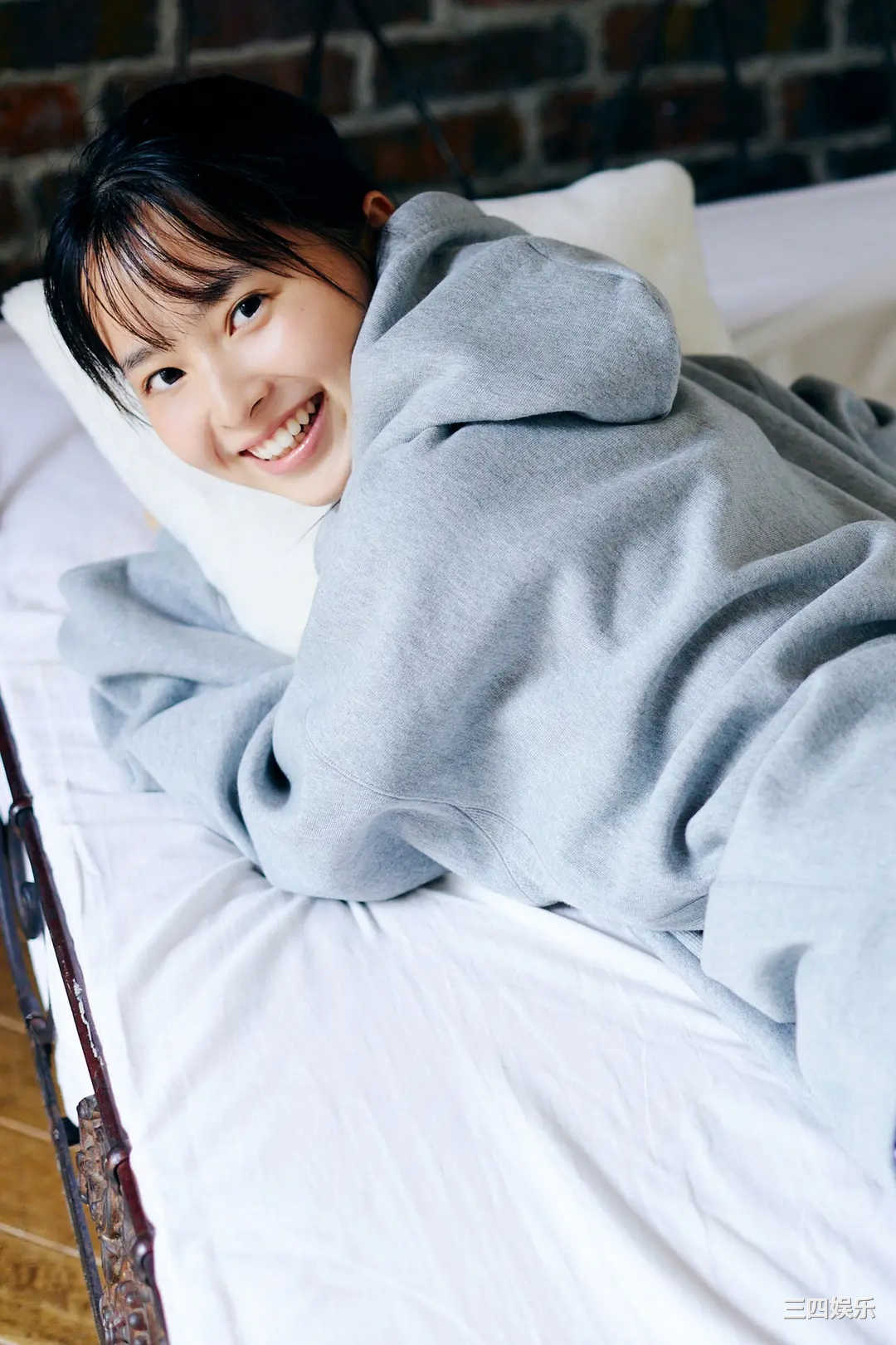 饭沼爱写真集《WHITE graph デジタル写真集》高清全本