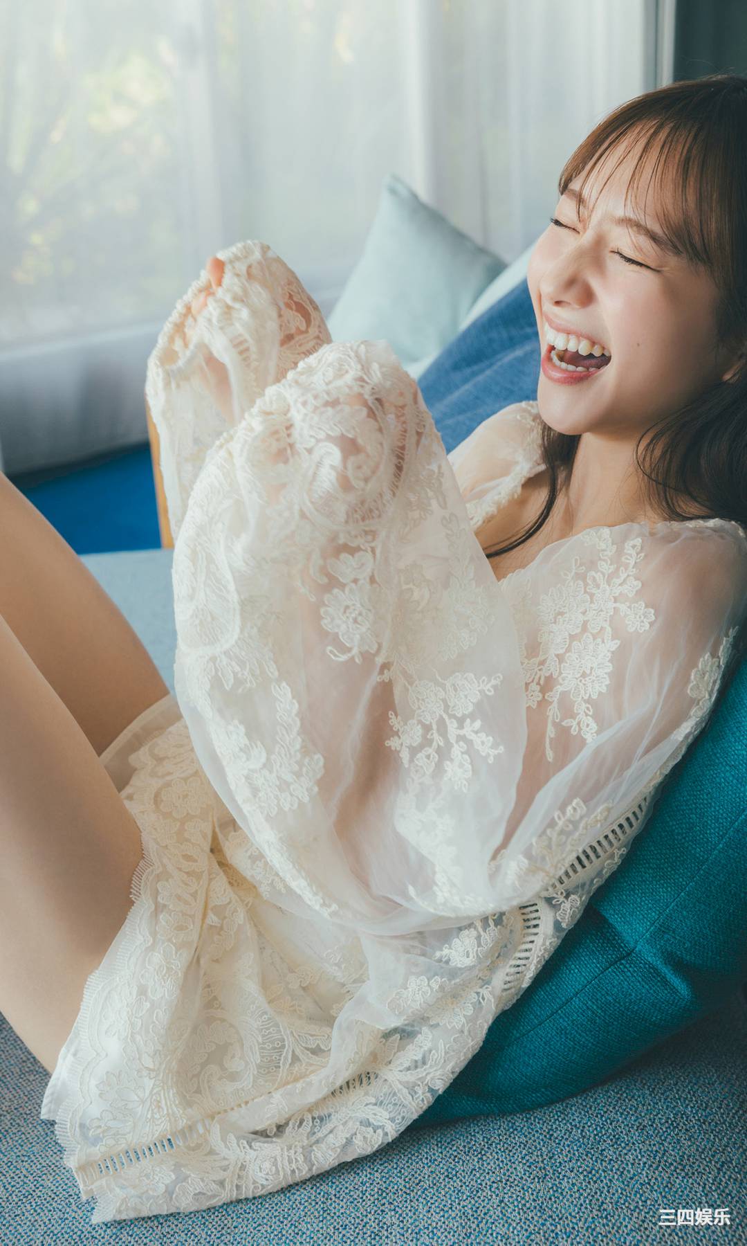 青山渚写真集《夏休みは終わらない。》高清全本