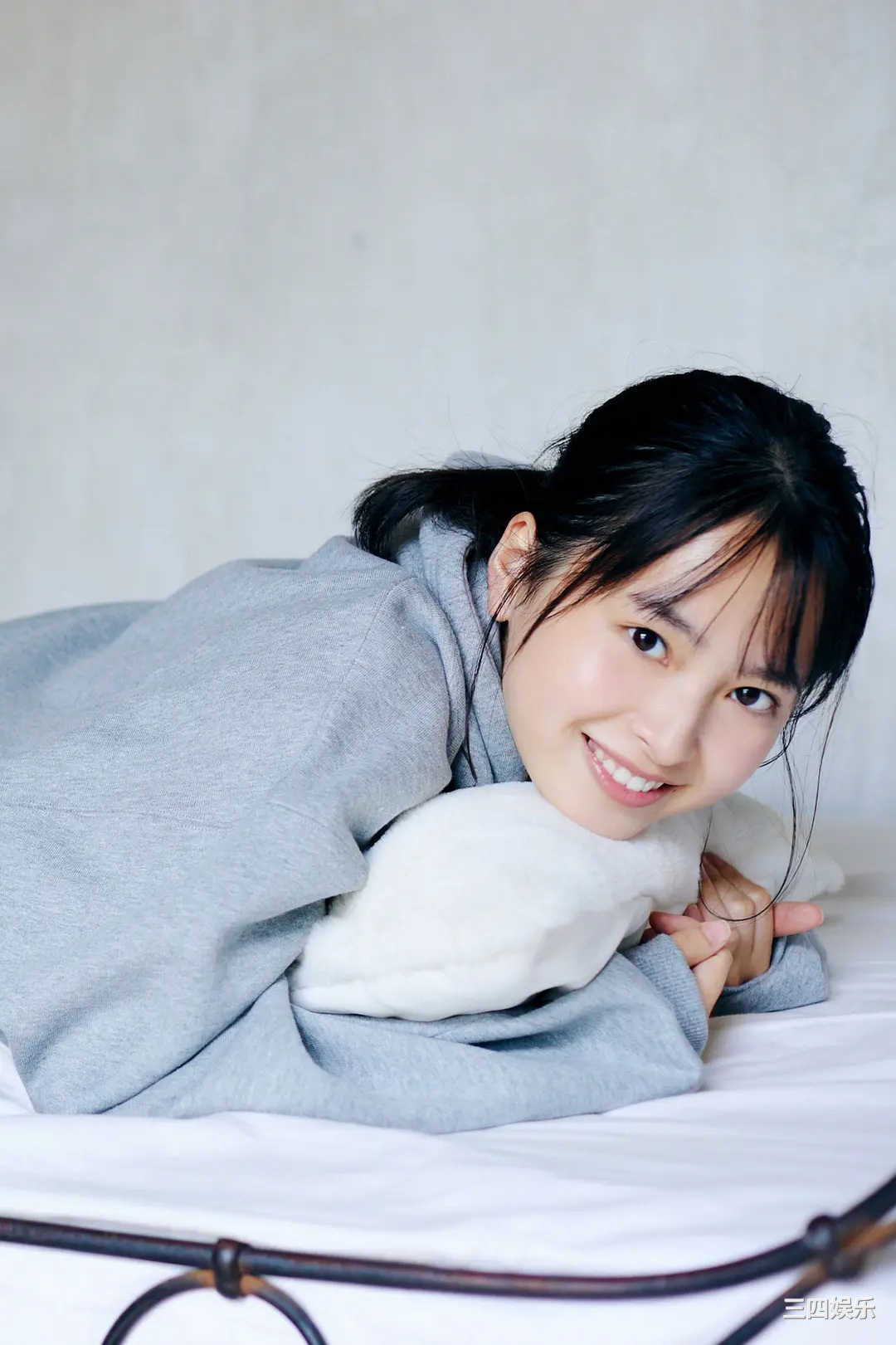 饭沼爱写真集《WHITE graph デジタル写真集》高清全本