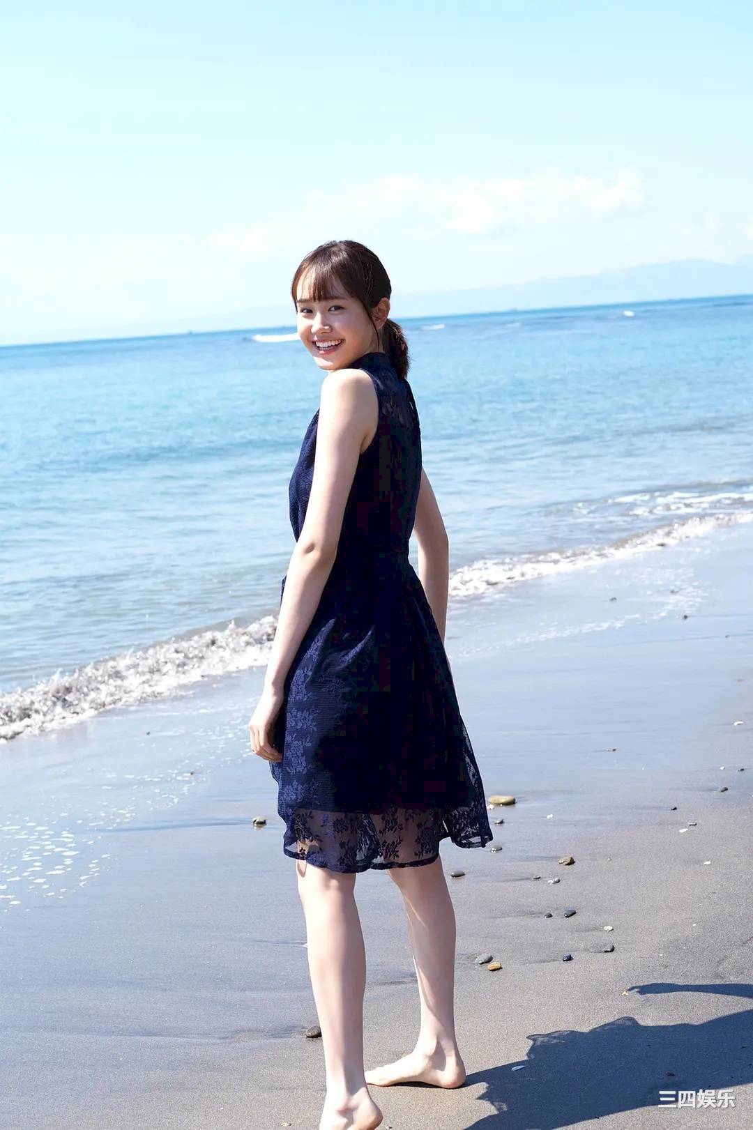 尾碕真花写真集《海辺のイチカ》高清全本