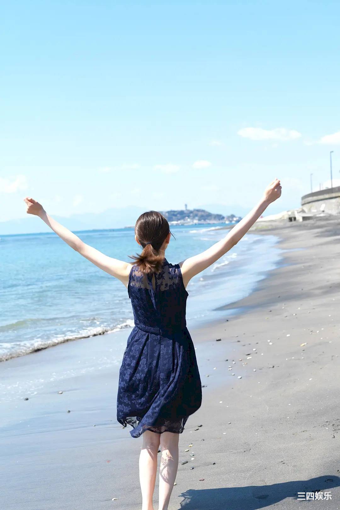 尾碕真花写真集《海辺のイチカ》高清全本